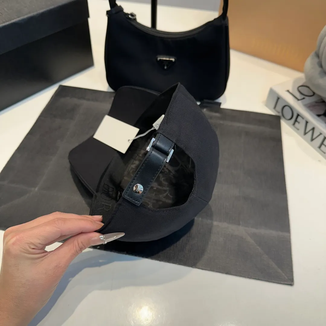 P80 DIOR Dior's new simple baseball cap with jacquard lining🧢, new model shipped, big brand style is super easy to match, hurry up and get it!