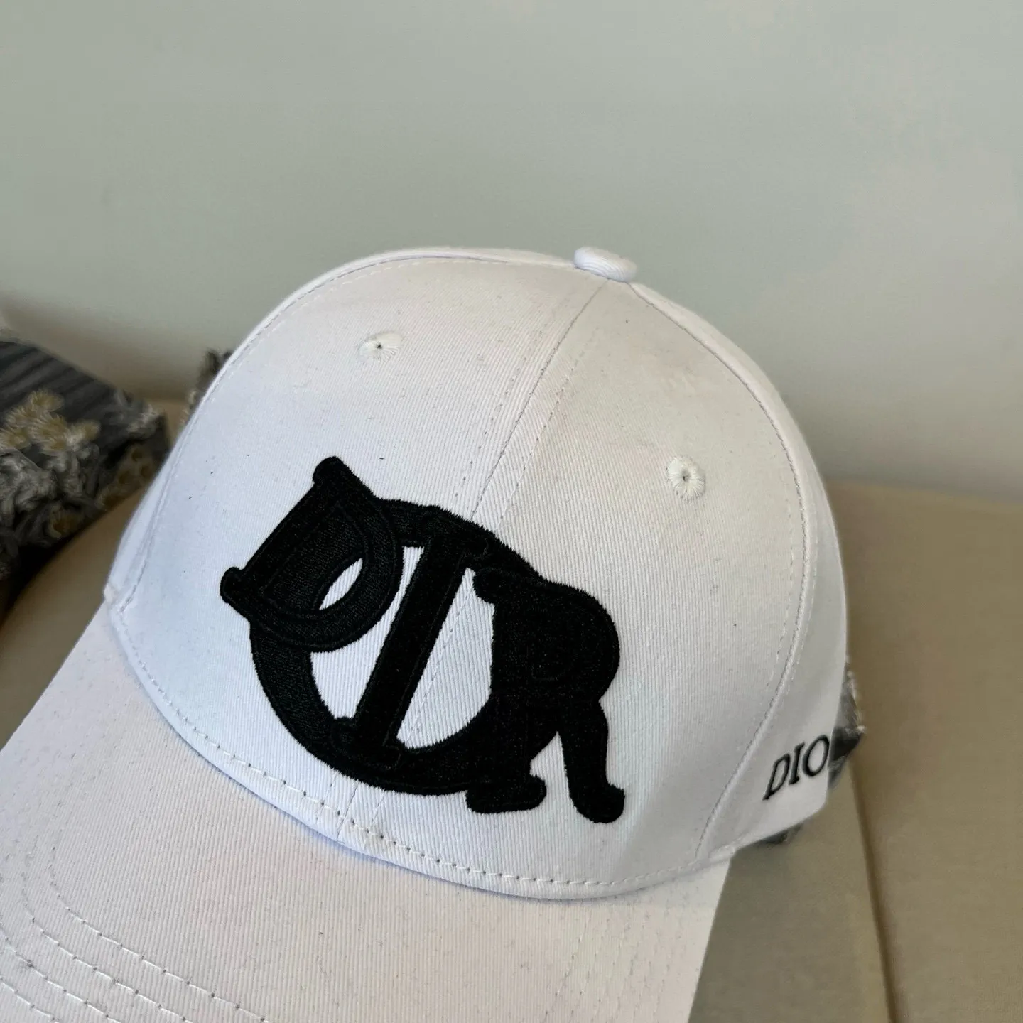 P60 [DIOR Dior] new popular simple baseball cap 🧢, new model shipped, big brand style is super easy to match, hurry up and get it!