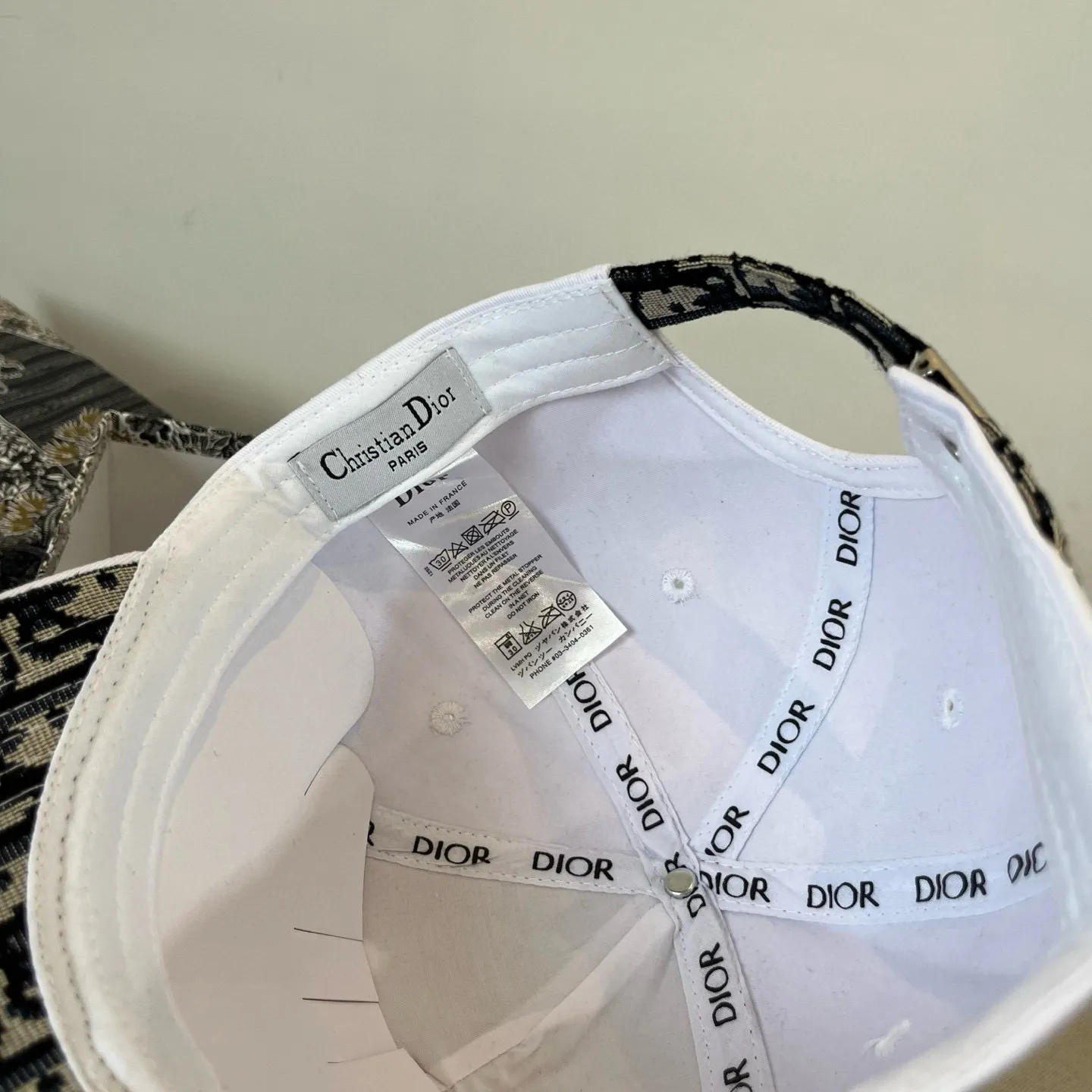 P60 [DIOR Dior] new popular simple baseball cap 🧢, new model shipped, big brand style is super easy to match, hurry up and get it!