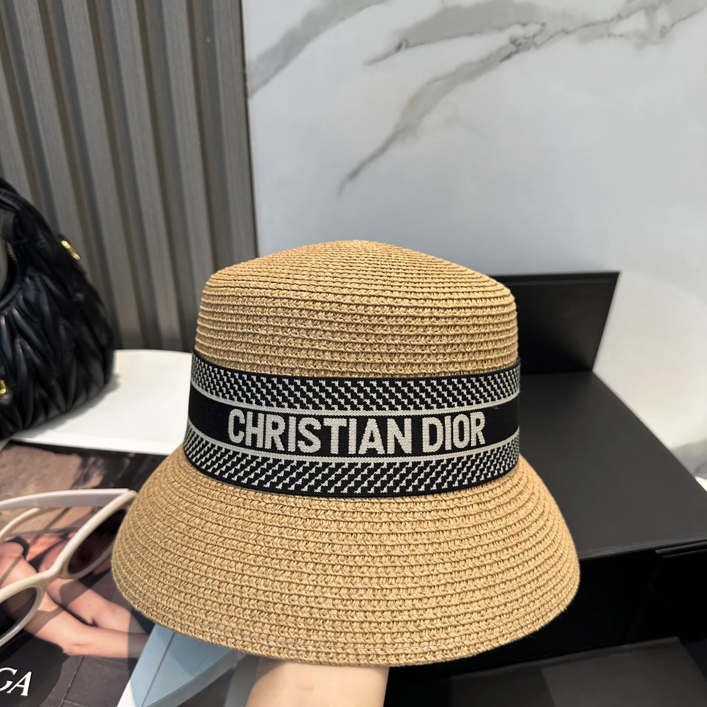 P80 Dior2025 new straw hat, advanced customization, lady style, attention to detail, sun protection and UV protection in summer, a must-have for travel, versatile and good-looking