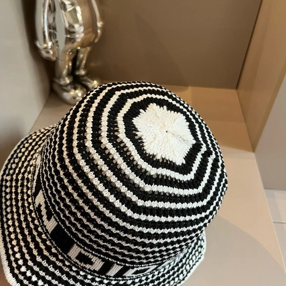 💰90¥ Dior new knitted bucket hat, hand-knitted hat