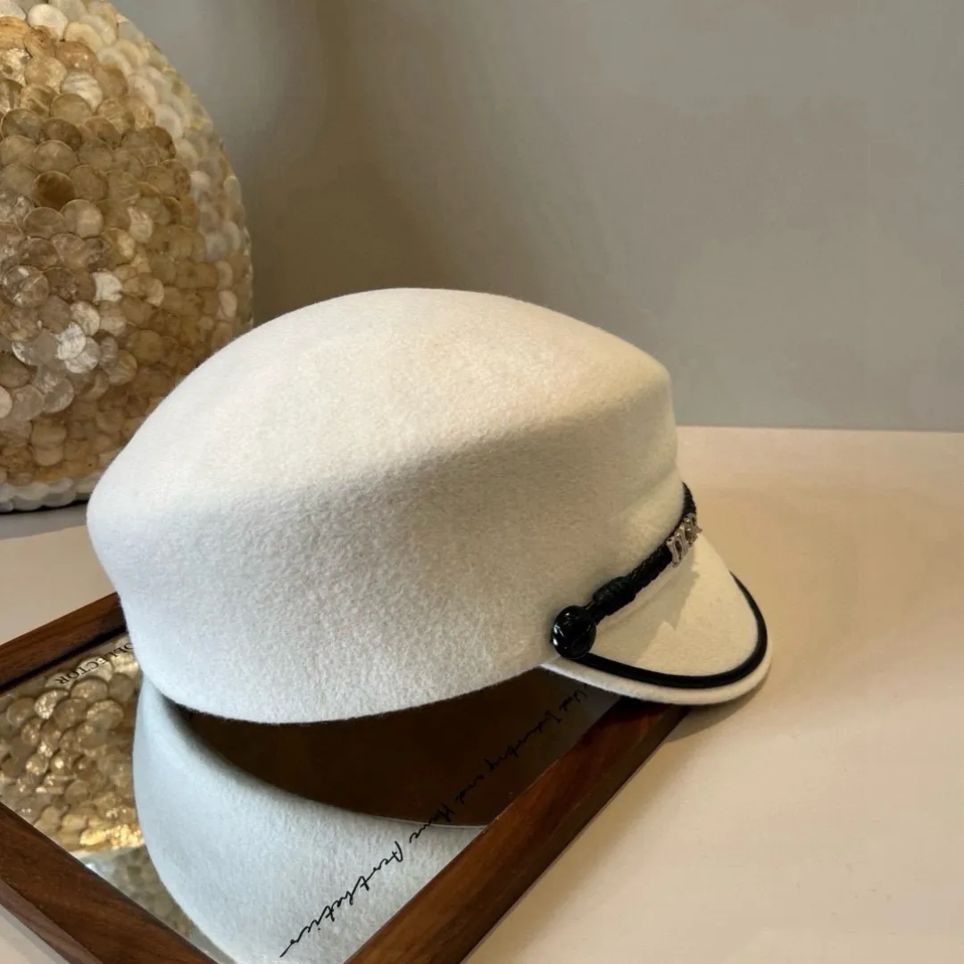 🉐260¥ White Dior autumn and winter new wool duck cap, 100% wool fabric, head circumference 57cm