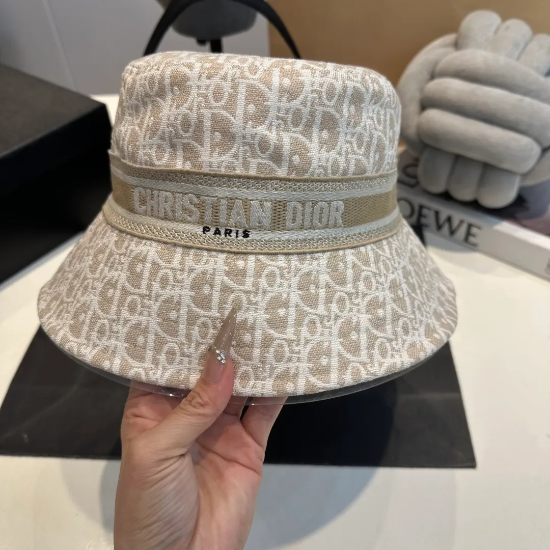 P70 Dior (Dior) new original fisherman hat, exquisite and pure, stylish and stylish, cool and fashionable, out of stock at the counter, popular, excellent quality