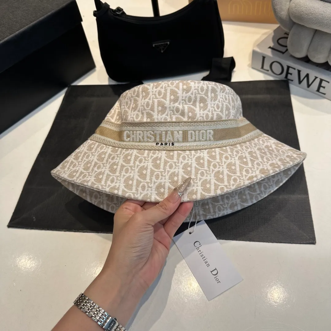 P70 Dior (Dior) new original fisherman hat, exquisite and pure, stylish and stylish, cool and fashionable, out of stock at the counter, popular, excellent quality