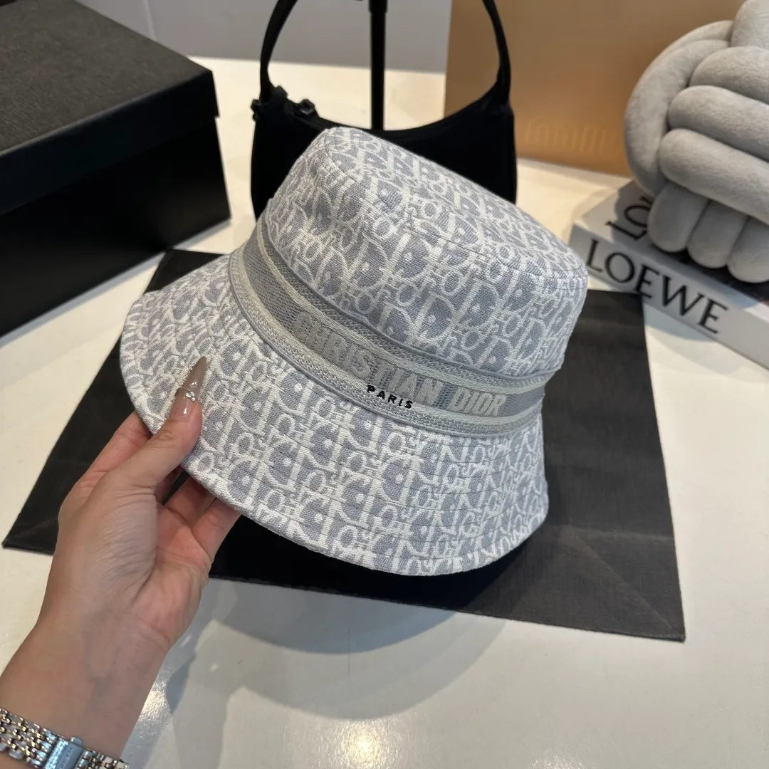 P70 Dior (Dior) new original fisherman hat, exquisite and pure, stylish and stylish, cool and fashionable, out of stock at the counter, popular, excellent quality