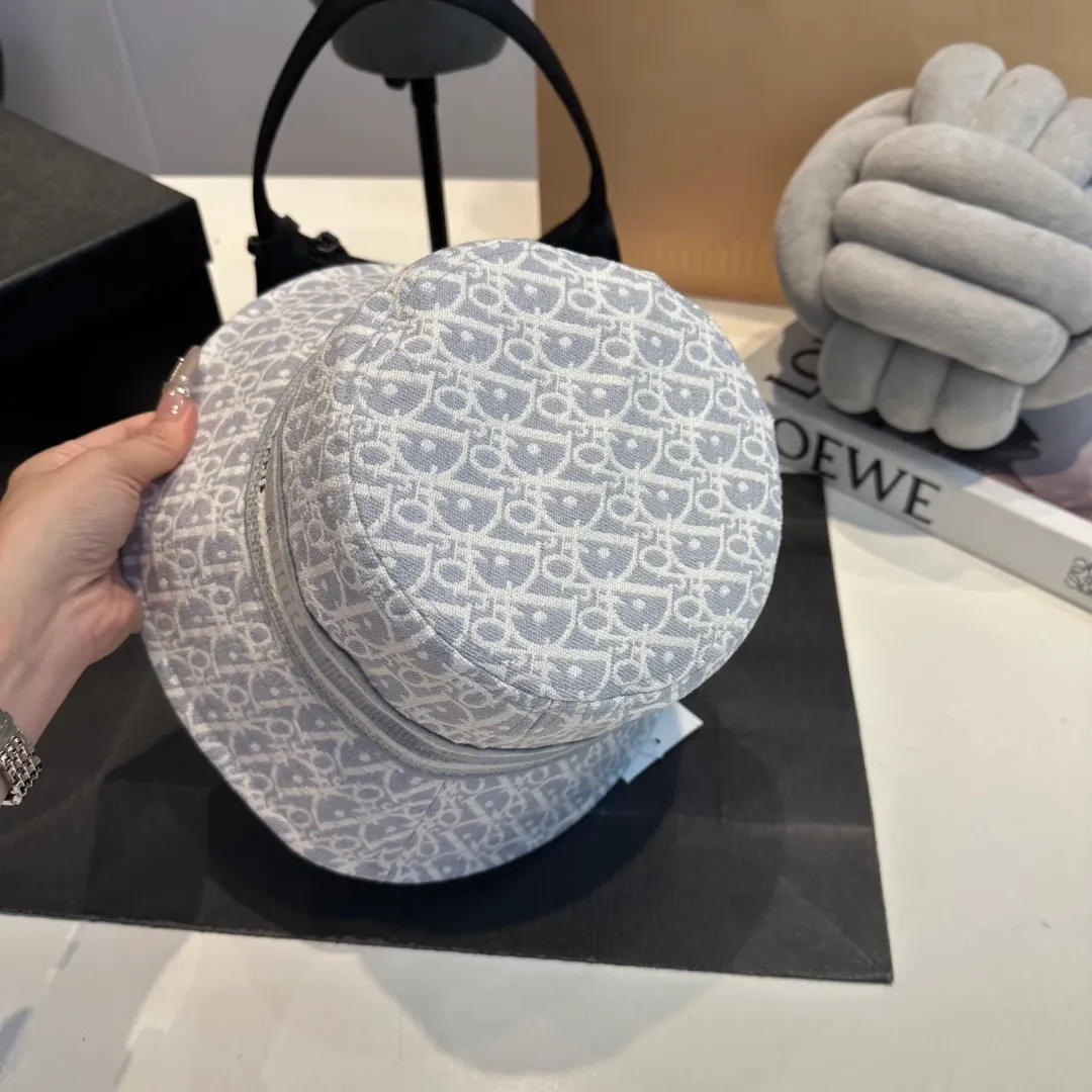 P70 Dior (Dior) new original fisherman hat, exquisite and pure, stylish and stylish, cool and fashionable, out of stock at the counter, popular, excellent quality