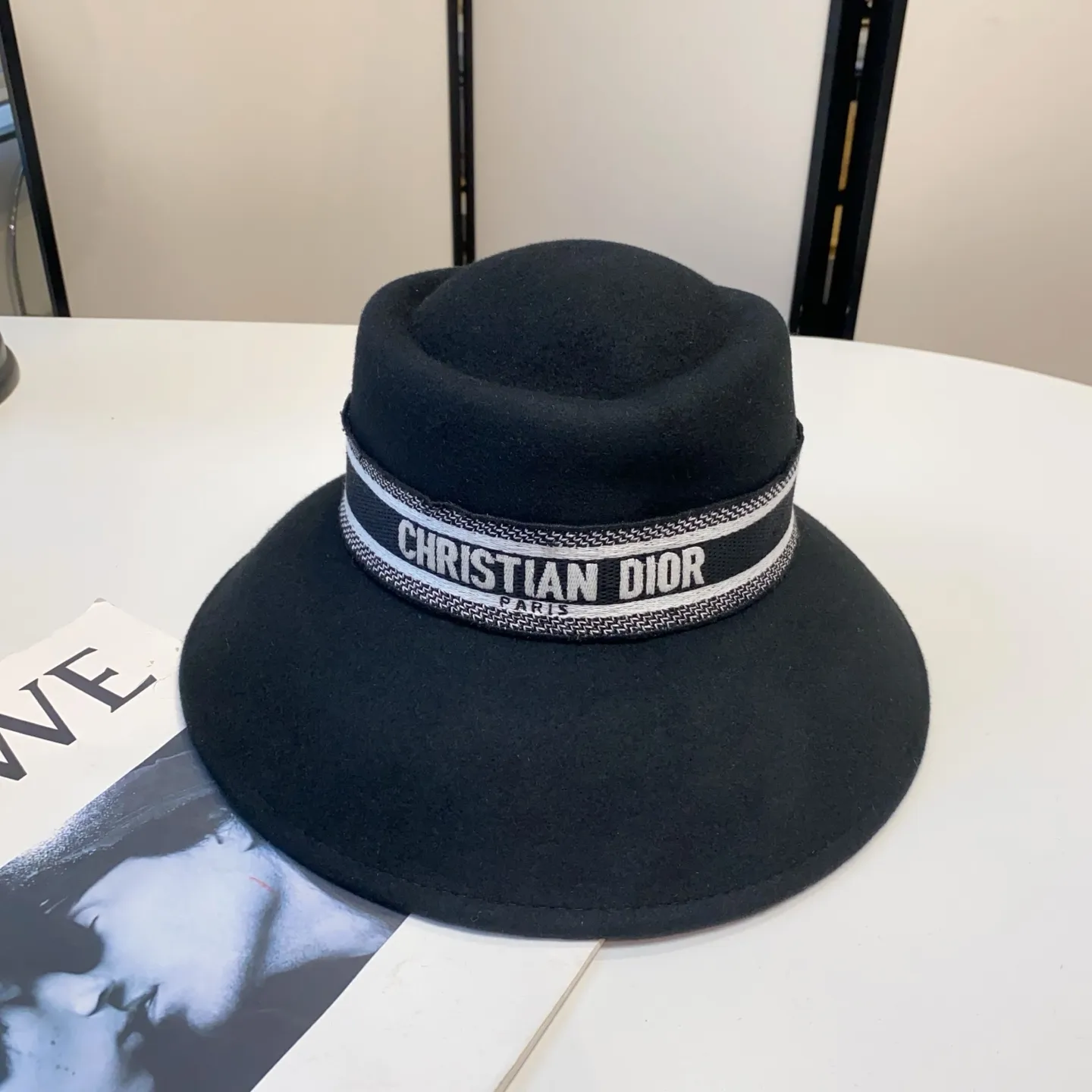🆕25 new autumn and winter style 🍂Exclusively customized basin hat 🐑Imported Australian wool Dior embroidered letter basin hat ✨Head and tail can be adjusted from 55 to 57.5cm 🛒Black khaki