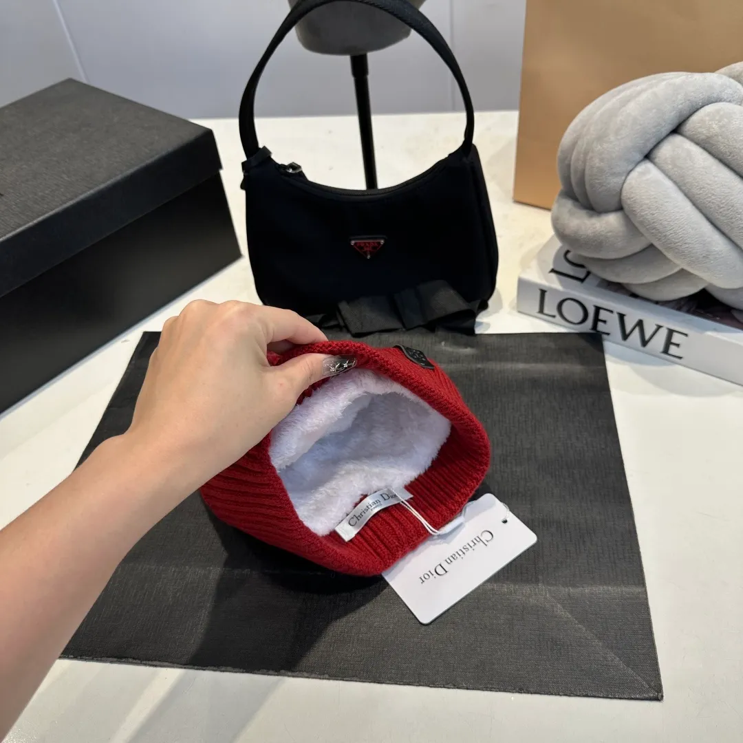 P60 Dior knitted beanie