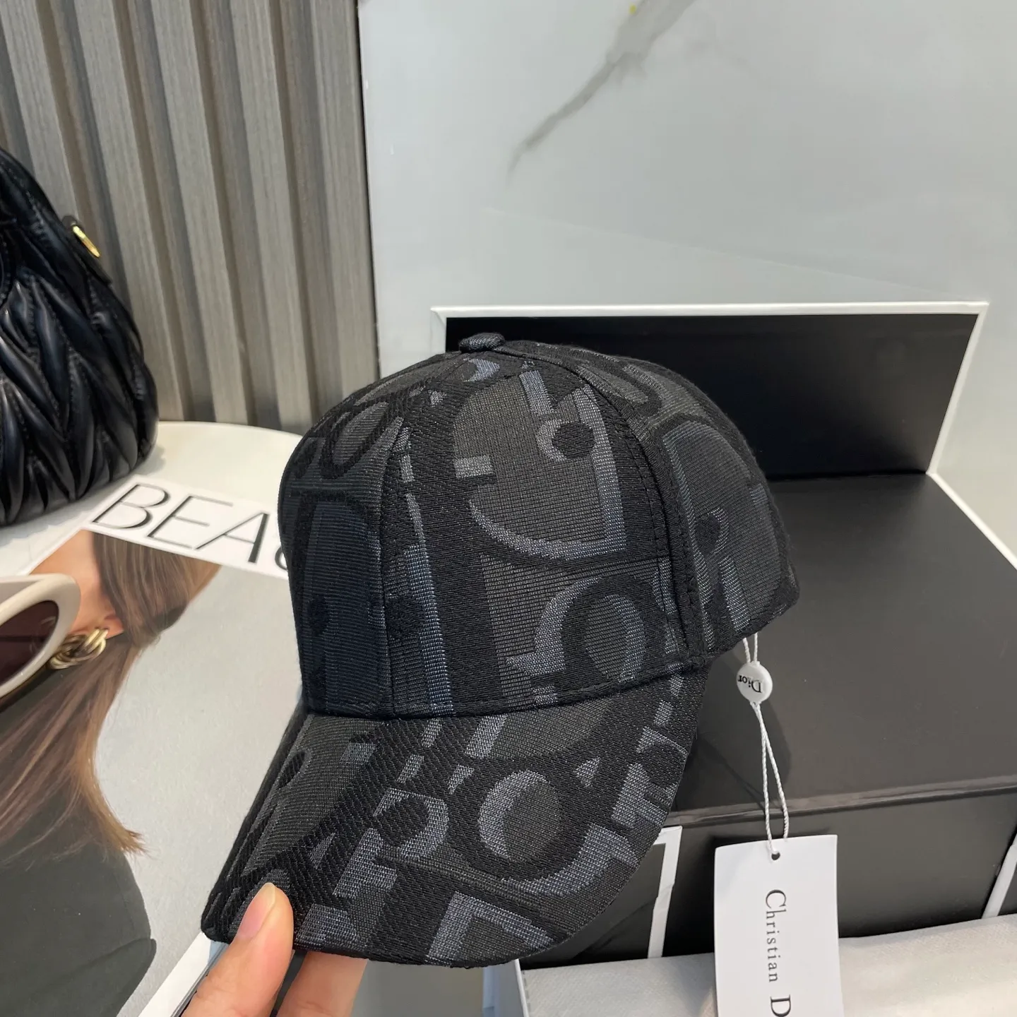 P66💰Dior (Dior) new original baseball cap, full of retro charm, popular new model at the counter, 1 pure cotton lining, light and breathable! The quality is great, the basic head circumference is 56cm, and the patch is adjustable.