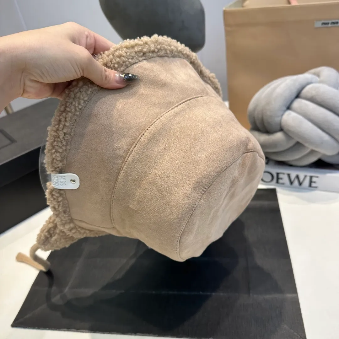 P70 Dior new autumn and winter fisherman hat, lambswool lined ear protection hat, corduroy fabric, head circumference 57cm