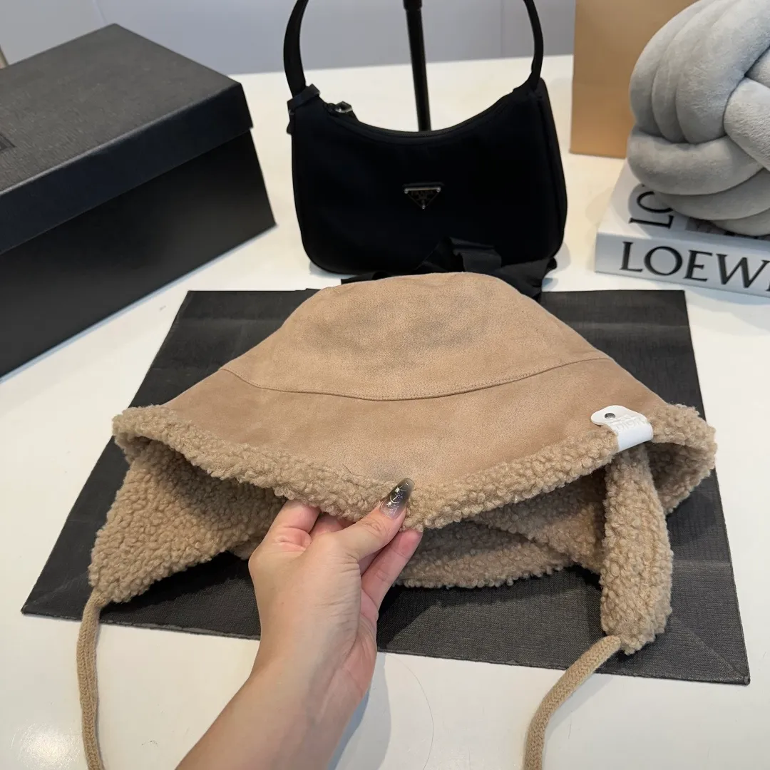 P70 Dior new autumn and winter fisherman hat, lambswool lined ear protection hat, corduroy fabric, head circumference 57cm
