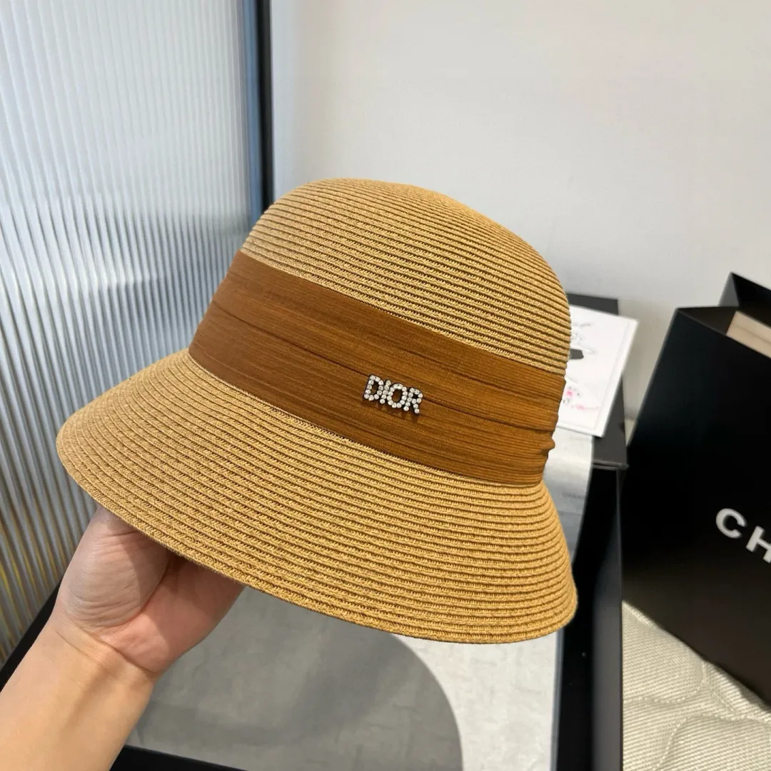 💰160¥ Dior new basin hat, lady style straw hat, made from Taiwan PP straw, head circumference 57cm