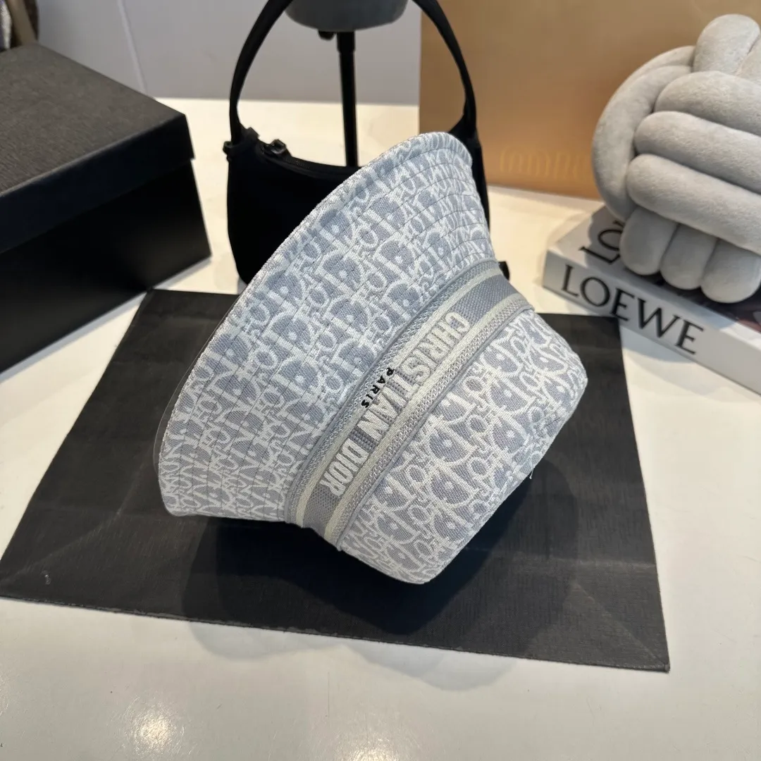 P70 Dior (Dior) new original fisherman hat, exquisite and pure, stylish and stylish, cool and fashionable, out of stock at the counter, popular, excellent quality