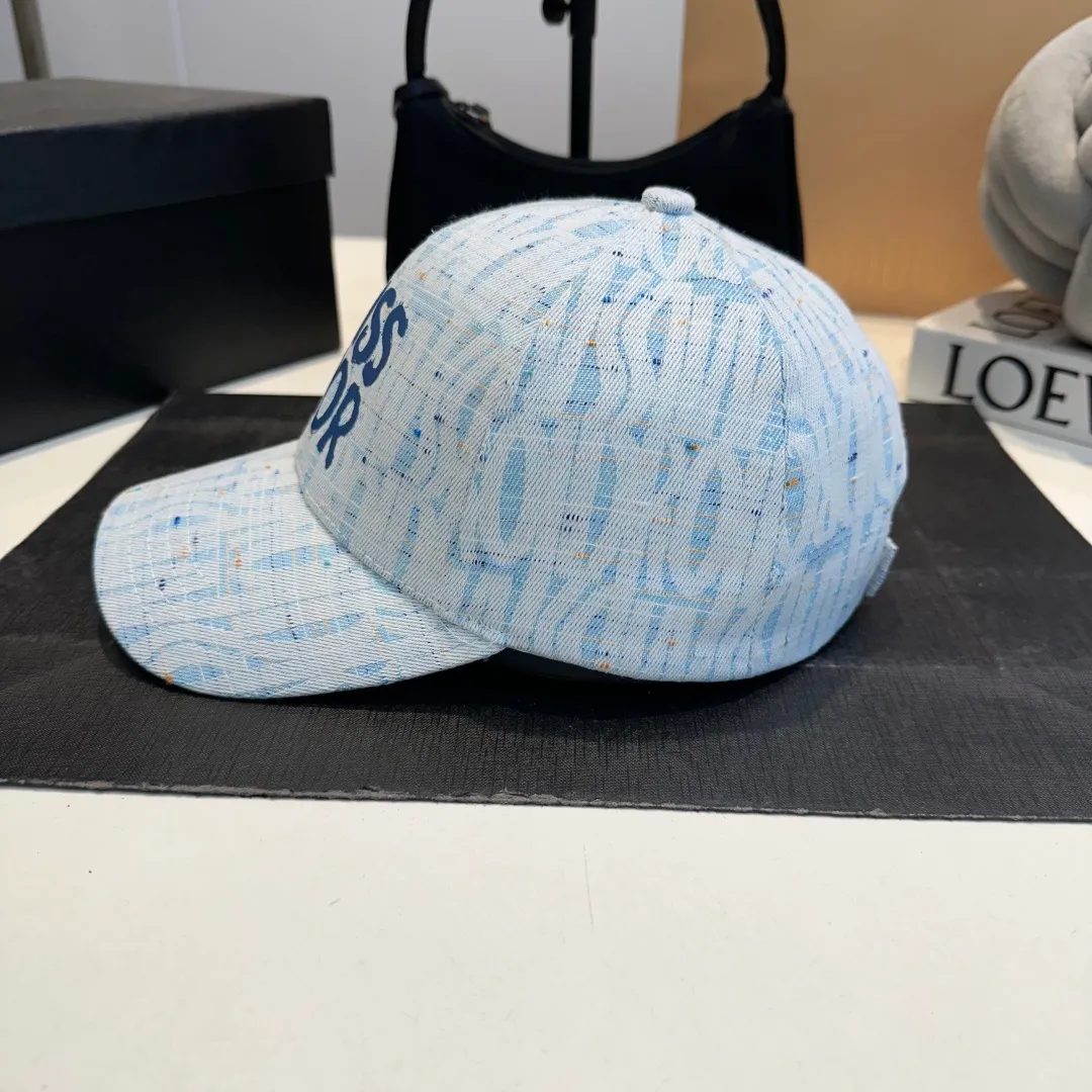 P56 DIOR Dior's new popular simple baseball cap 🧢, new model shipped, big brand style is super easy to match, hurry up and get it!