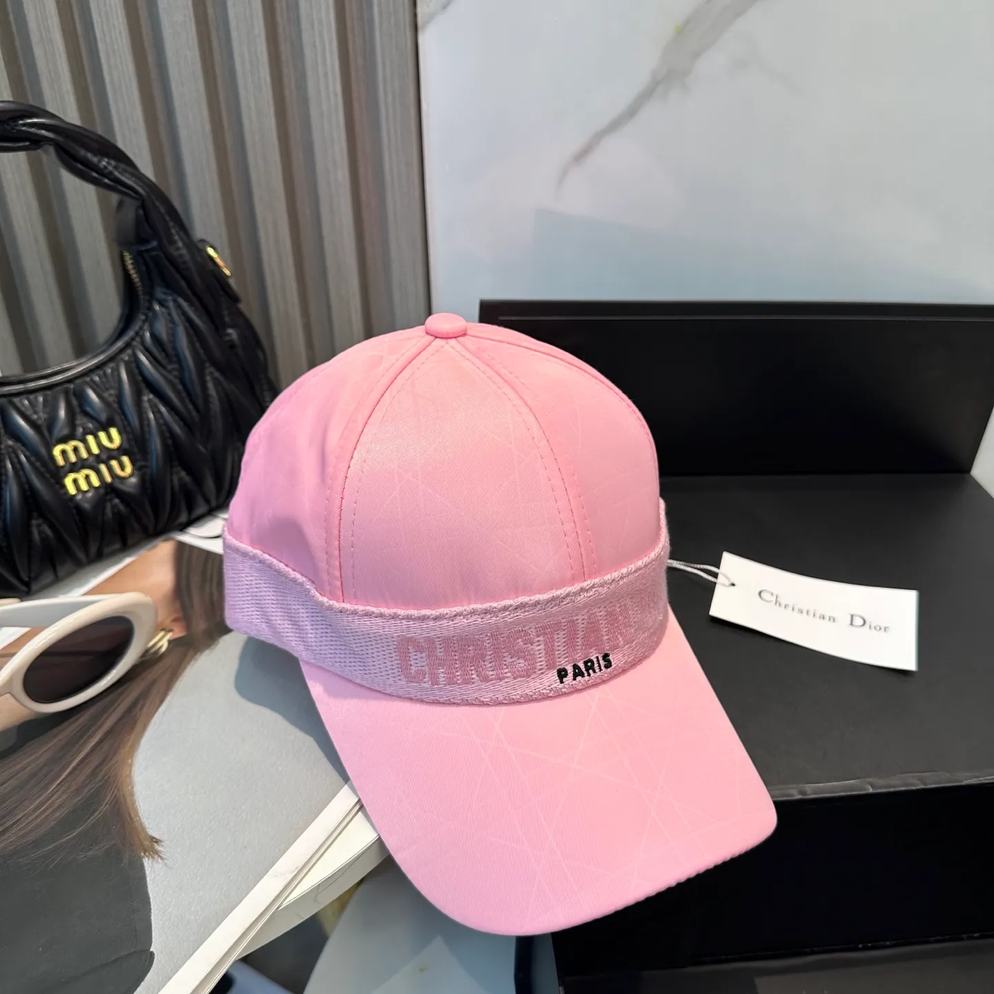 P70 Dior👒 high version webbing logo baseball cap🧢, super high sun protection index, especially small face, stylish but not soft, can be folded at will, easy to carry🤗