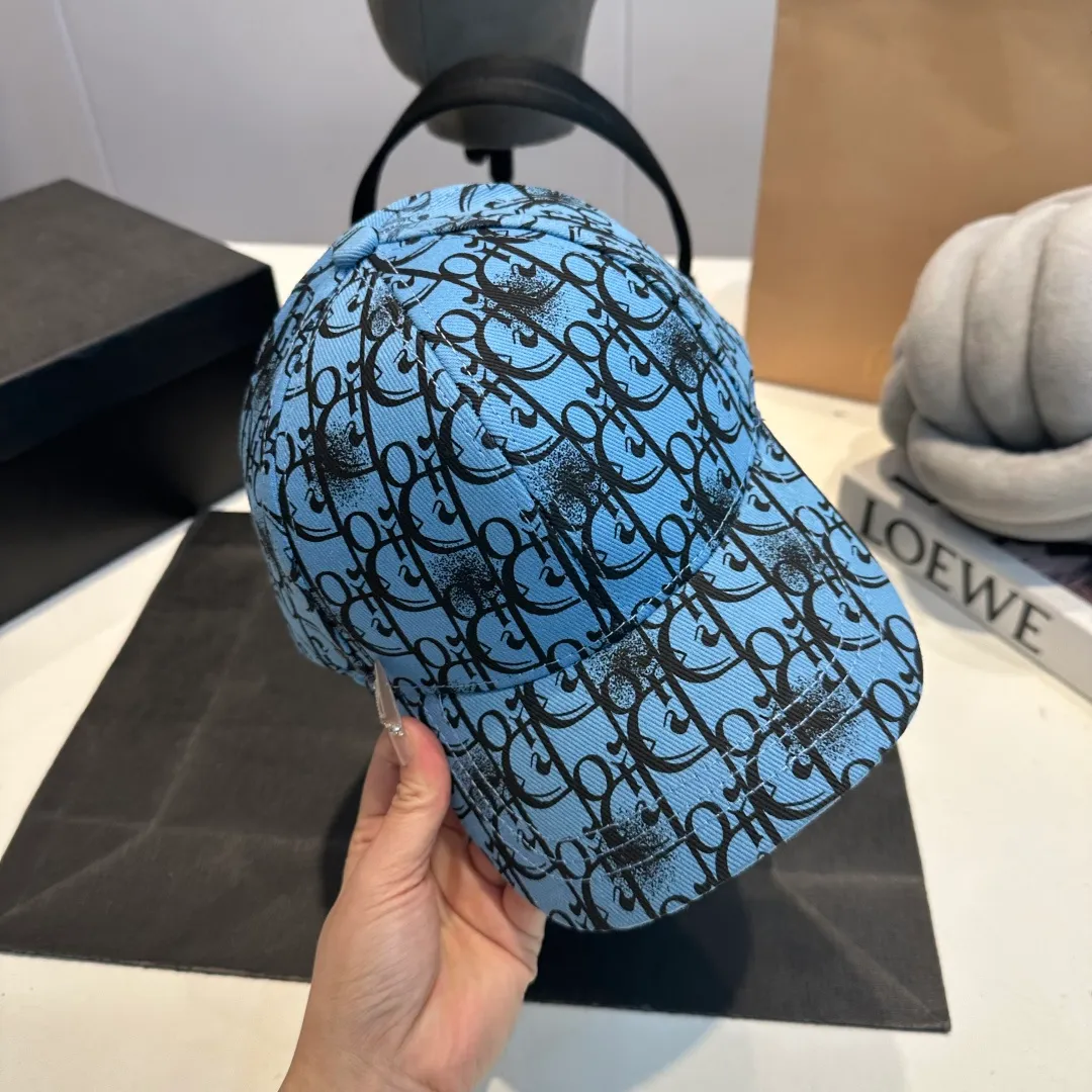 P56 DIOR Dior's new popular simple baseball cap 🧢, new model shipped, big brand style is super easy to match, hurry up and get it!