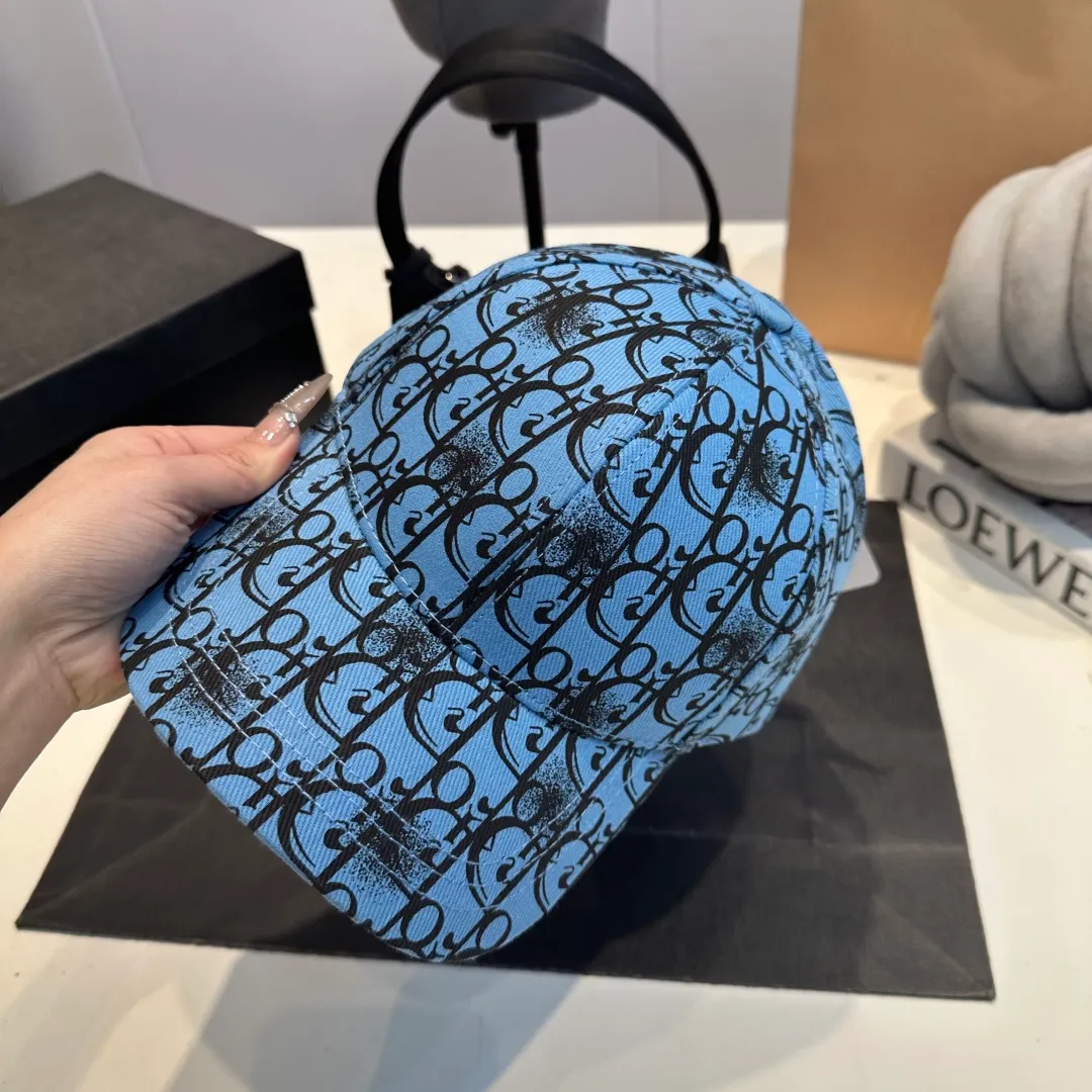 P56 DIOR Dior's new popular simple baseball cap 🧢, new model shipped, big brand style is super easy to match, hurry up and get it!