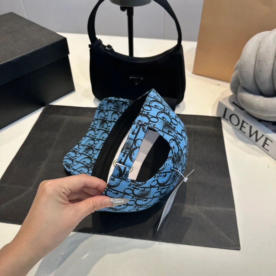 P56 DIOR Dior's new popular simple baseball cap 🧢, new model shipped, big brand style is super easy to match, hurry up and get it!