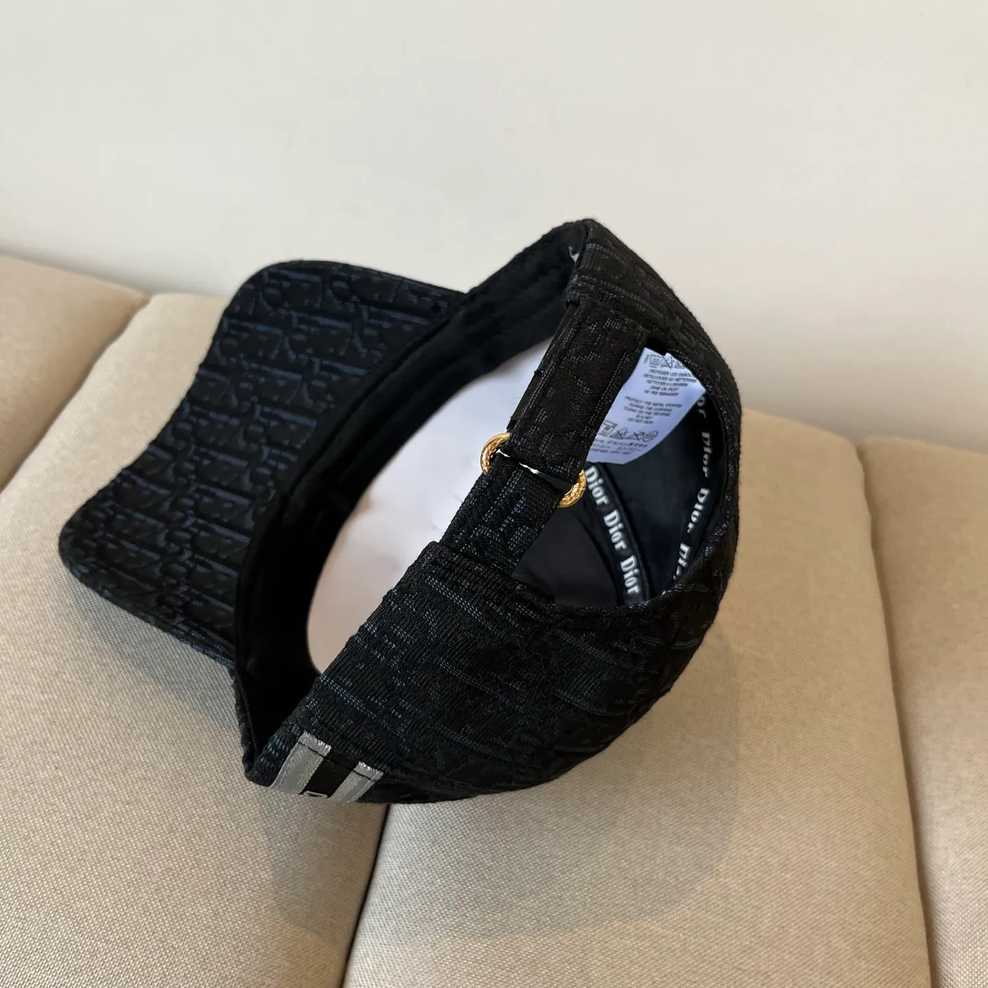 P60 [DIOR Dior] new popular simple baseball cap 🧢, new model shipped, big brand style is super easy to match, hurry up and get it!