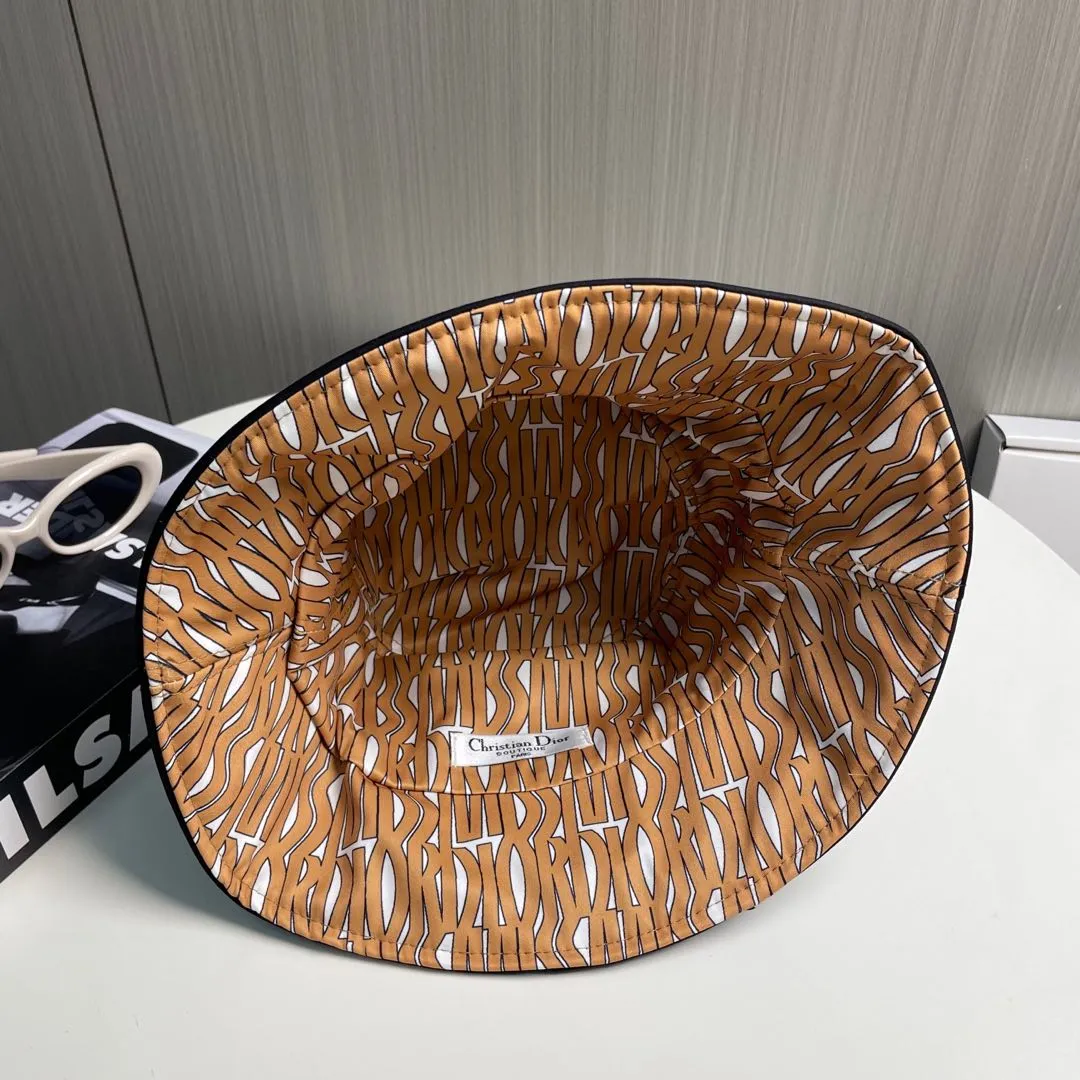P74 Dior's new original single and double-sided fisherman hat, exquisite and pure, stylish and stylish, cool and fashionable, sold out at the counter, popular, great quality