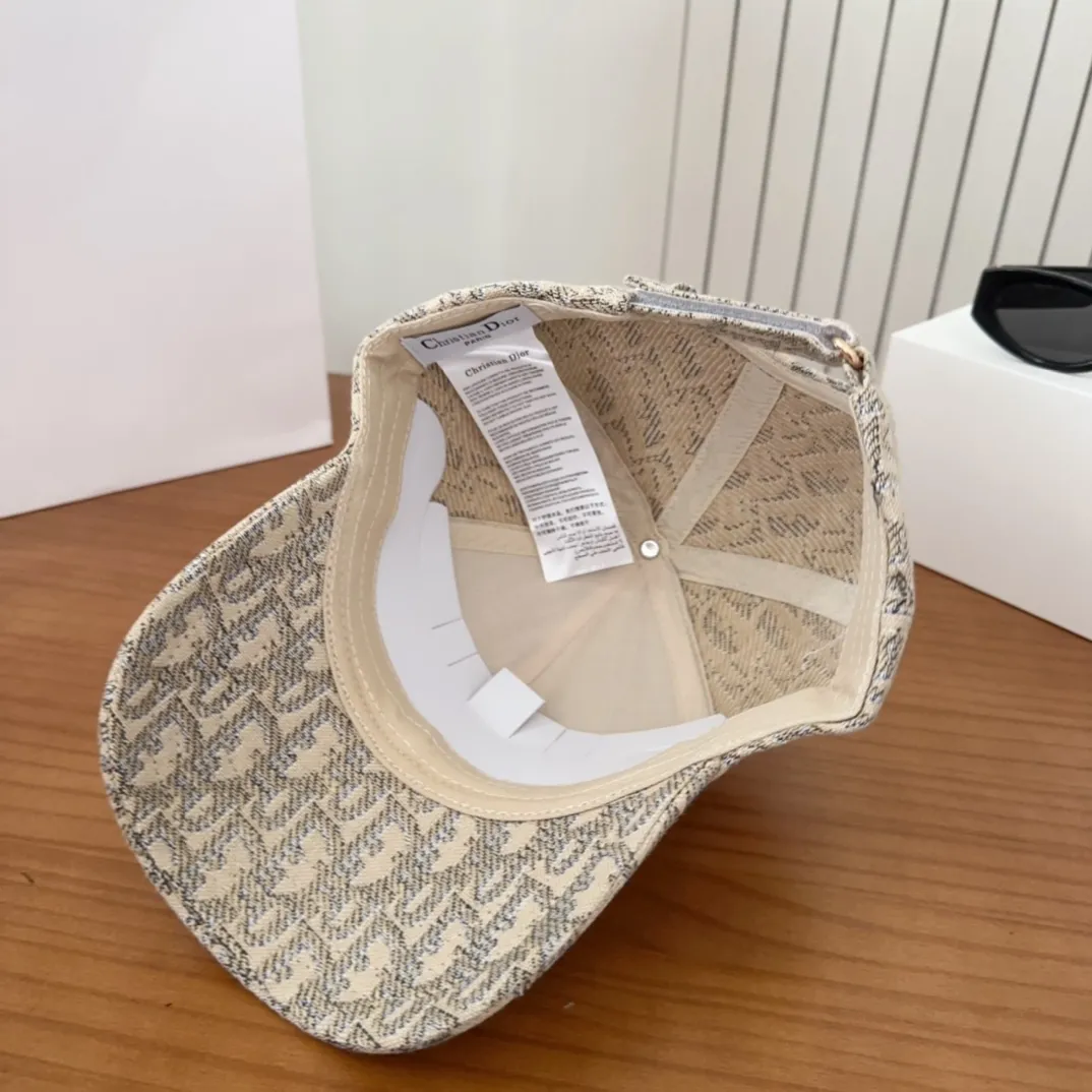 💰60 DIOR Dior embroidery official website simultaneously releases the new model Presbyopia D’s baseball cap🧢, the washed label is super popular