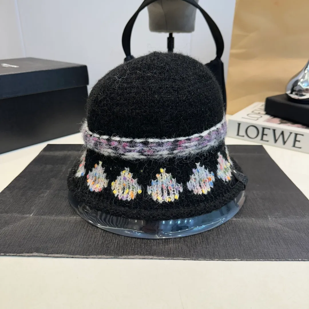 P60 Retro Dior New Bucket Hat
