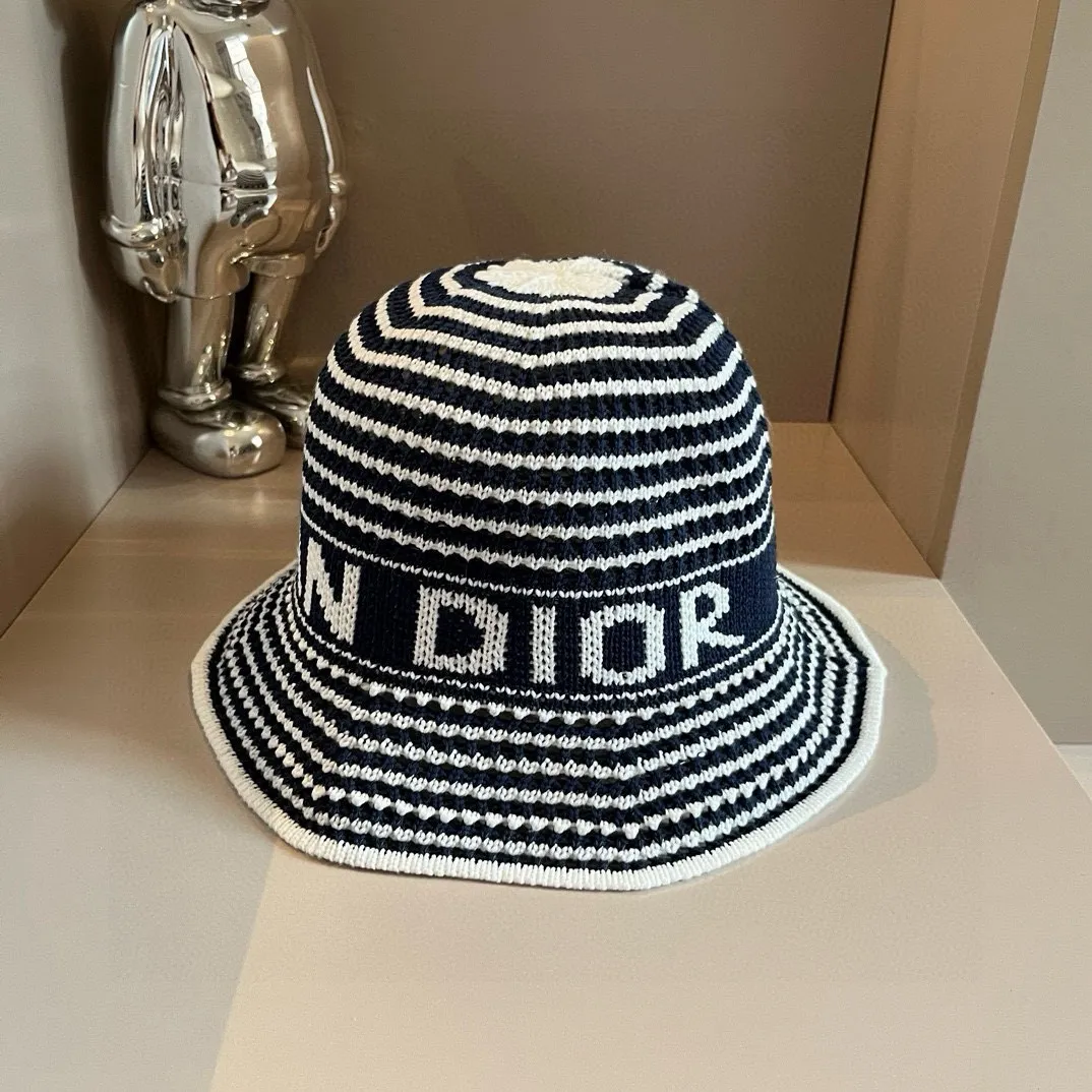 💰90¥ Dior new knitted bucket hat, hand-knitted hat