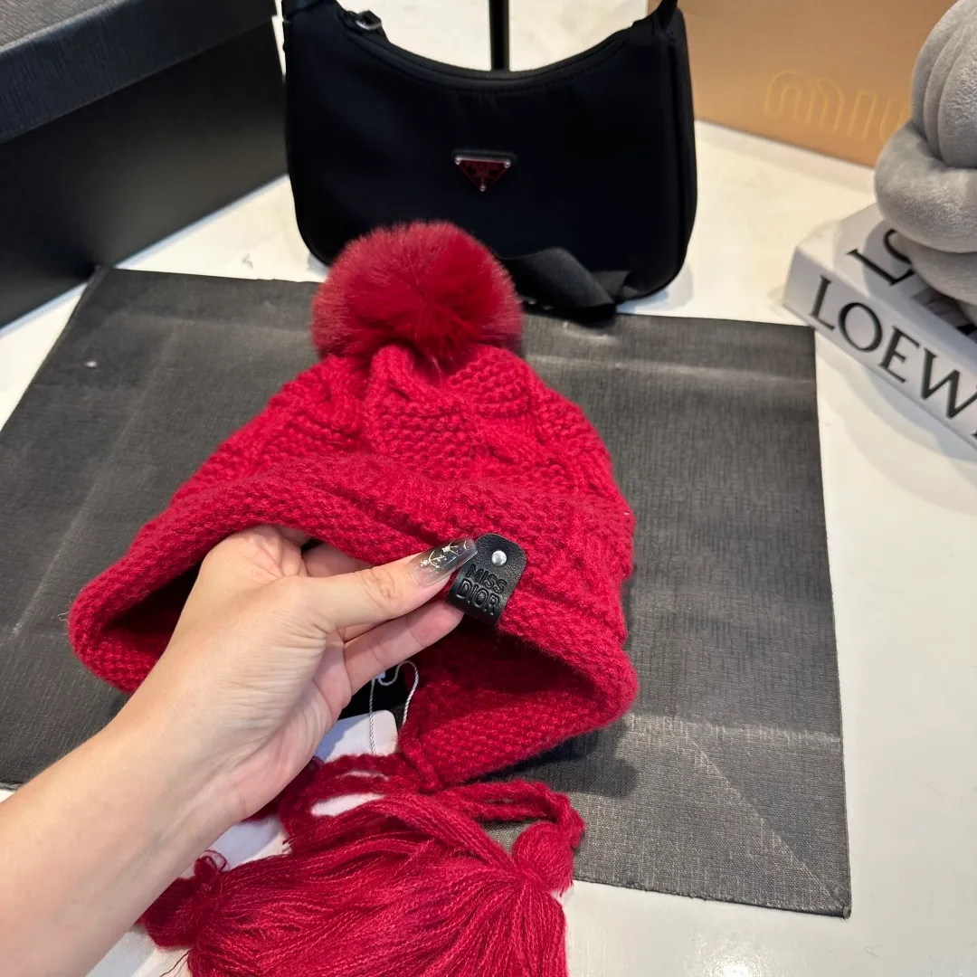 P70 Dior knitted beanie hat
