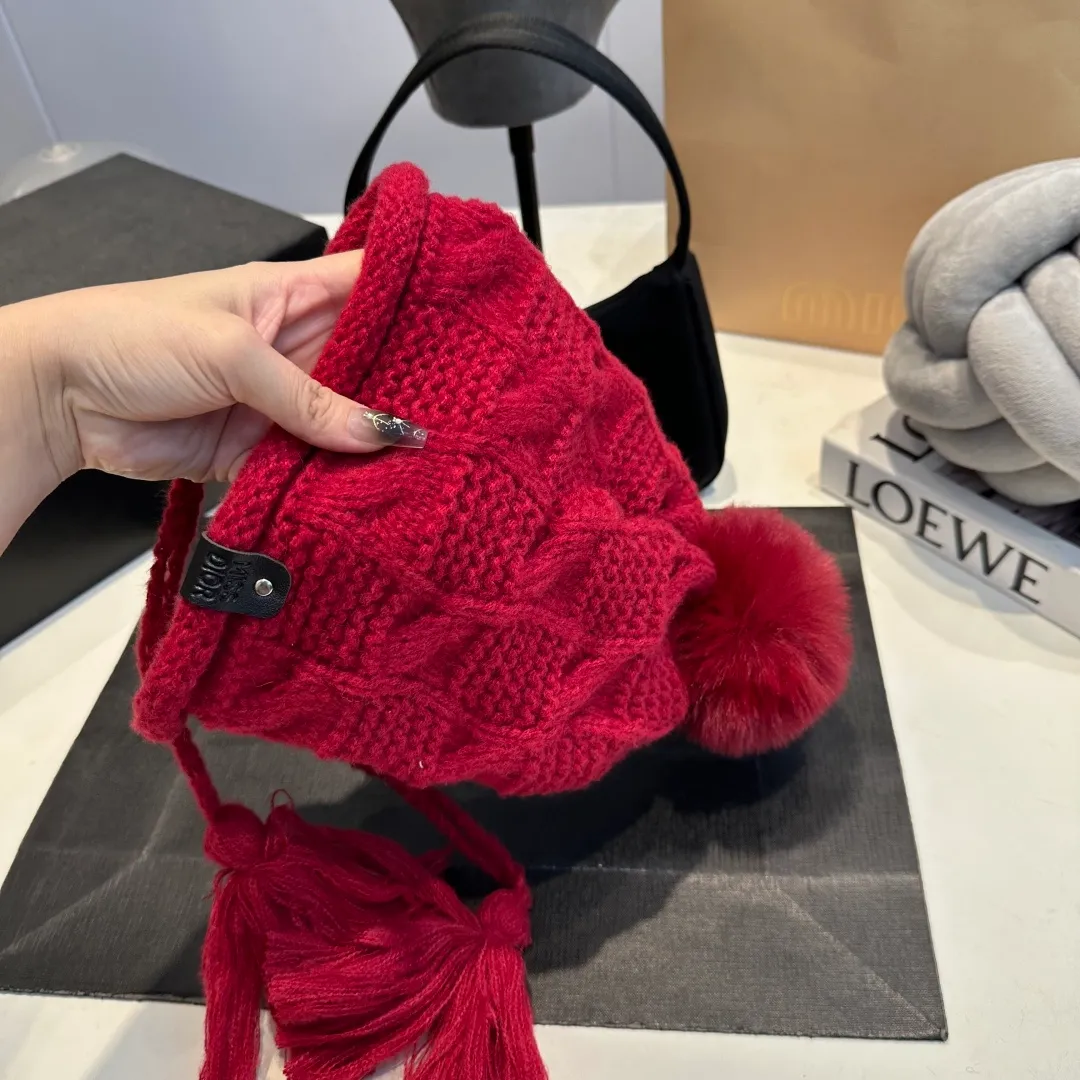 P70 Dior knitted beanie hat
