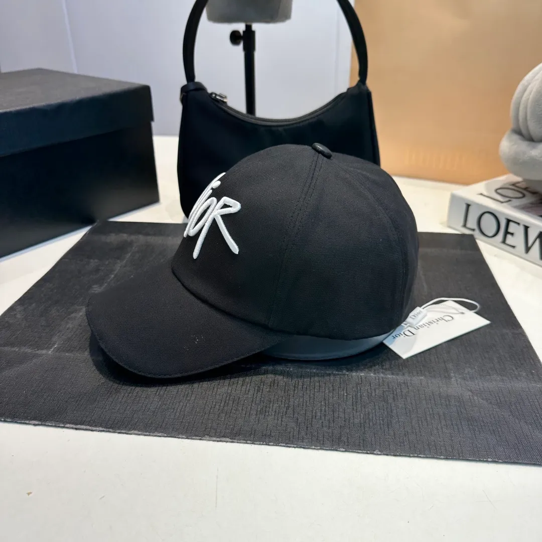 P80 DIOR Dior's new simple baseball cap with jacquard lining🧢, new model shipped, big brand style is super easy to match, hurry up and get it!
