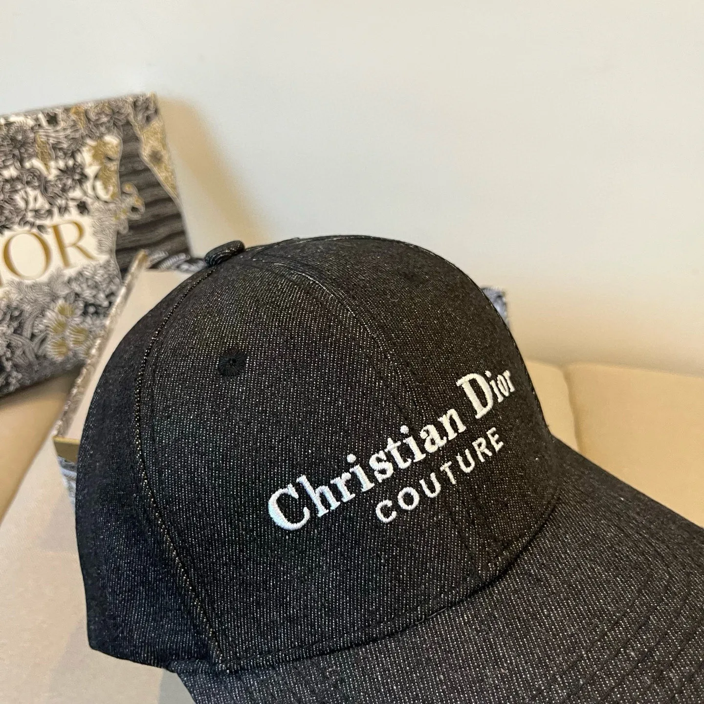 P66 [DIOR Dior] new popular simple baseball cap 🧢, new model shipped, big brand style is super easy to match, hurry up and get it!