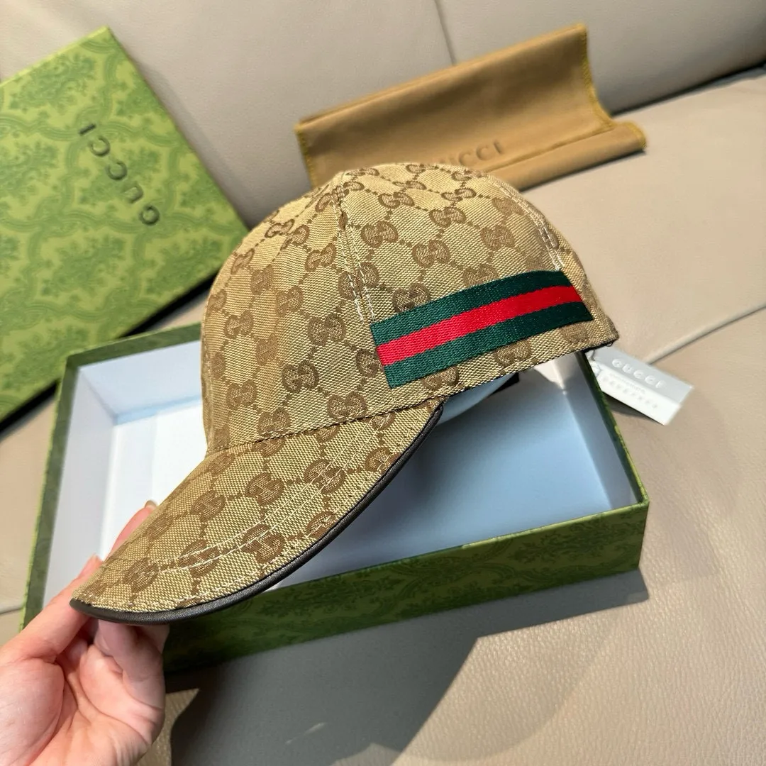 p900000 classic model! Apricot color, black, available in S and L sizes, Gucci (Gucci) classic original baseball cap 😍😍Customized with 1:1 mold opening at the counter, the highest version, original canvas fabric + first-layer cowhide, light and breathable! Photographed in real life, suitable for men and women in all seasons, basic head circumference 56cm, adjustable patches.