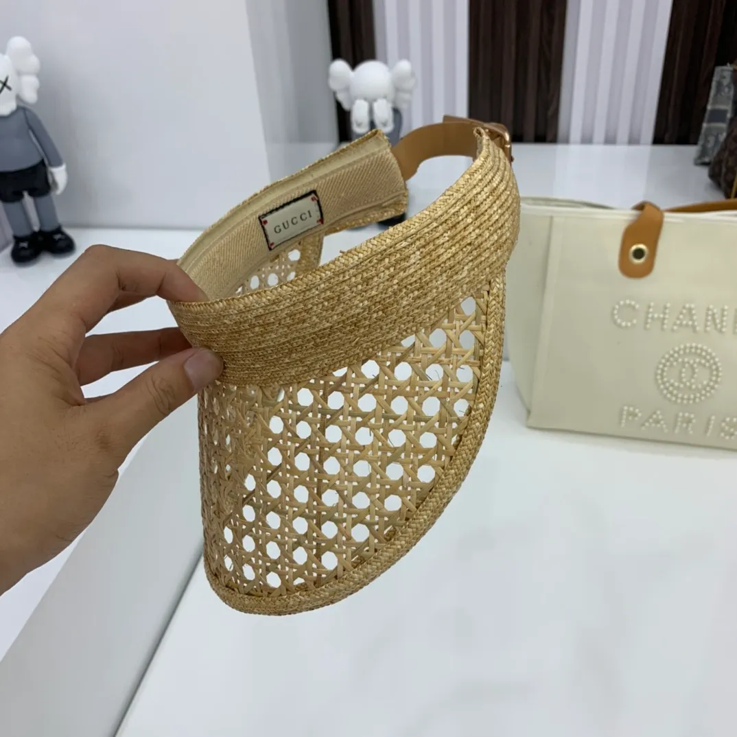 P100 original development! GUCCI counter's new sun protection empty top hat, ultra-fine wheat straw brown decoration, practical and fashionable, the color combination is absolutely nice! Simple and elegant, fashionable trendsetter, the same styles for major celebrities~Internet celebrities have been reserved❤ Recognize the details🌈Hang tags and internal labels are all available
