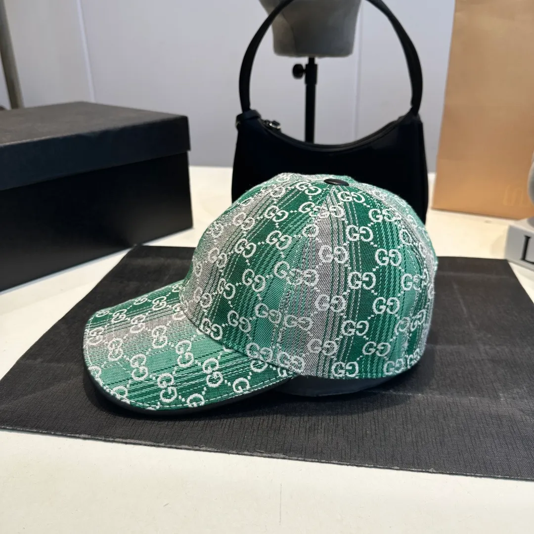 P100 Gucci new original baseball cap, Gucci gradient jacquard, 1:1 mold opening and customization at the counter, original canvas fabric + first-layer cowhide, light and breathable! The quality is great, the basic head circumference is 56cm, and the patch is adjustable.