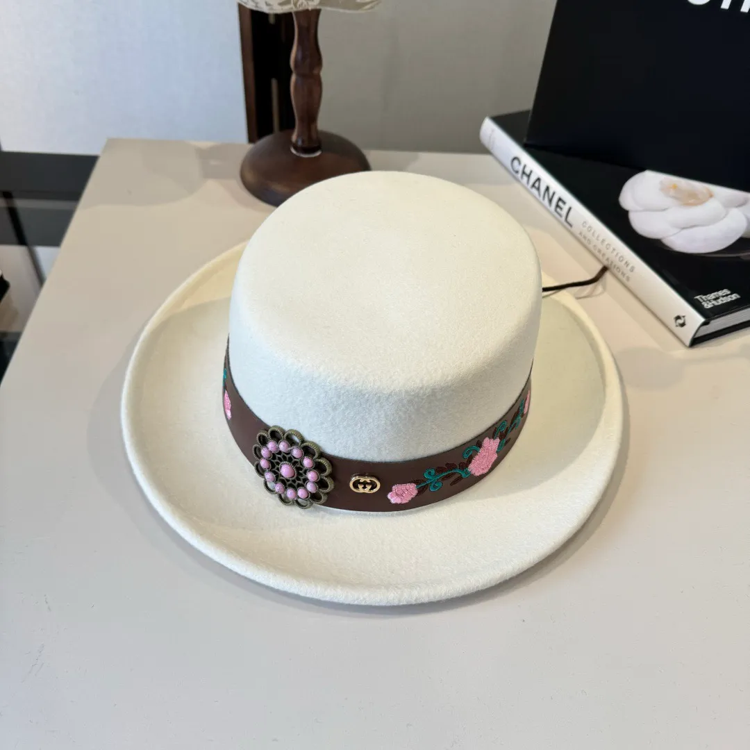 💰210¥ White Gucci new wool top hat, flat top hat, 100% wool fabric 🦙%, head circumference 57cm