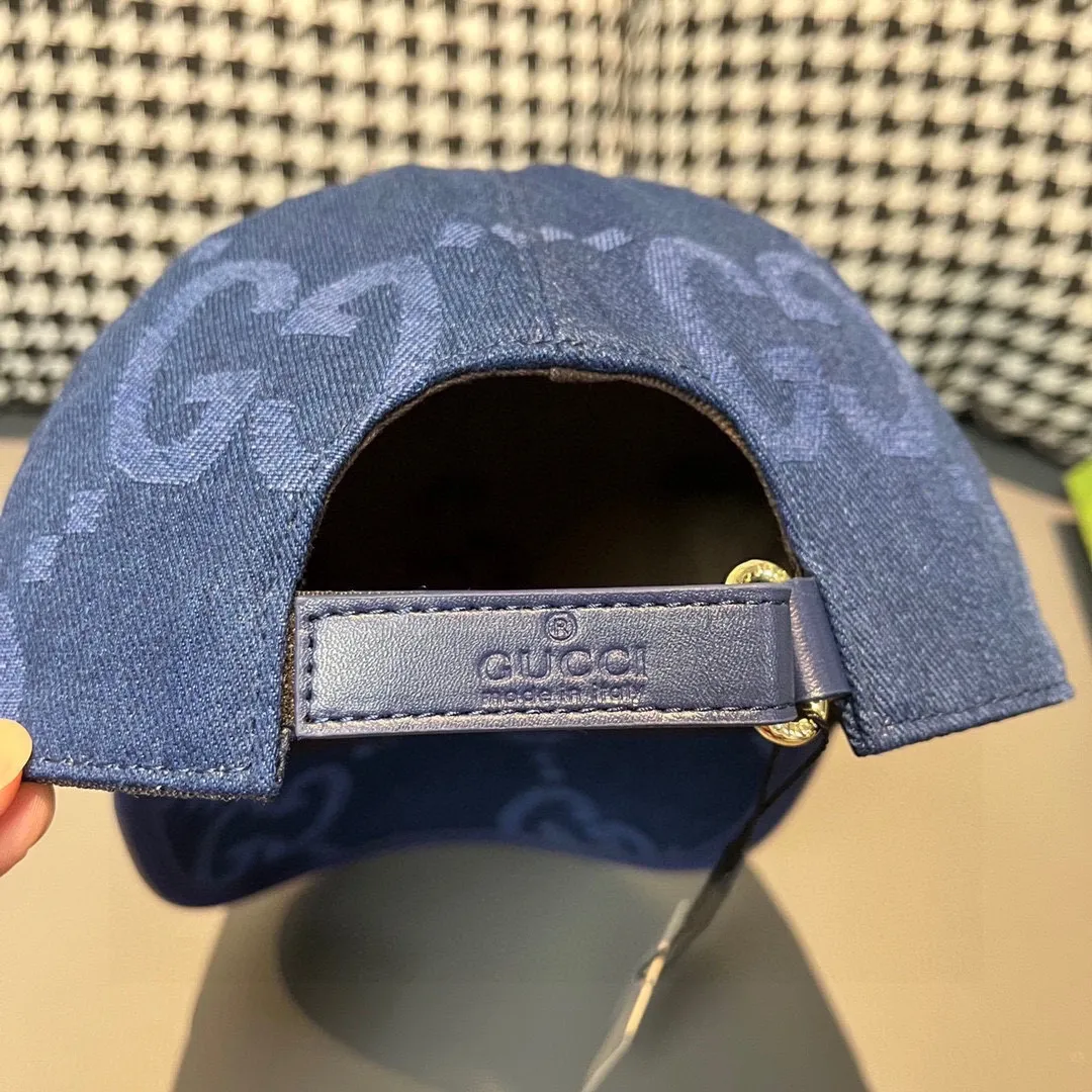 🉐️90, Gucci Gucci's new original baseball cap, large double G, 1:1 mold opening and customization at the counter, perfect pattern, original canvas fabric + first-layer cowhide, light and breathable! The basic head circumference is 56cm, and the patch is adjustable.