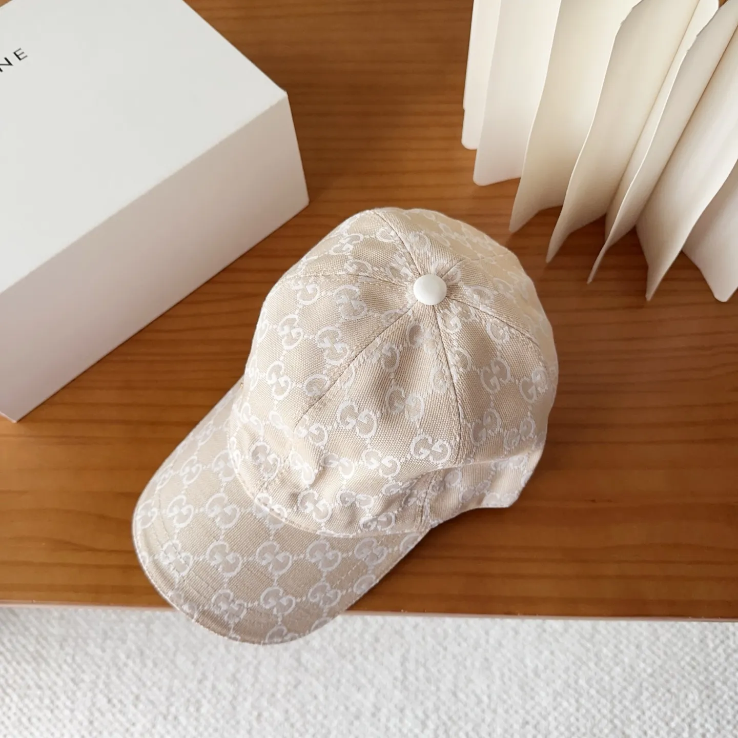 💰60 GUCCI simple baseball cap, very trendy! Casual and sports style, classic production, super easy to match!