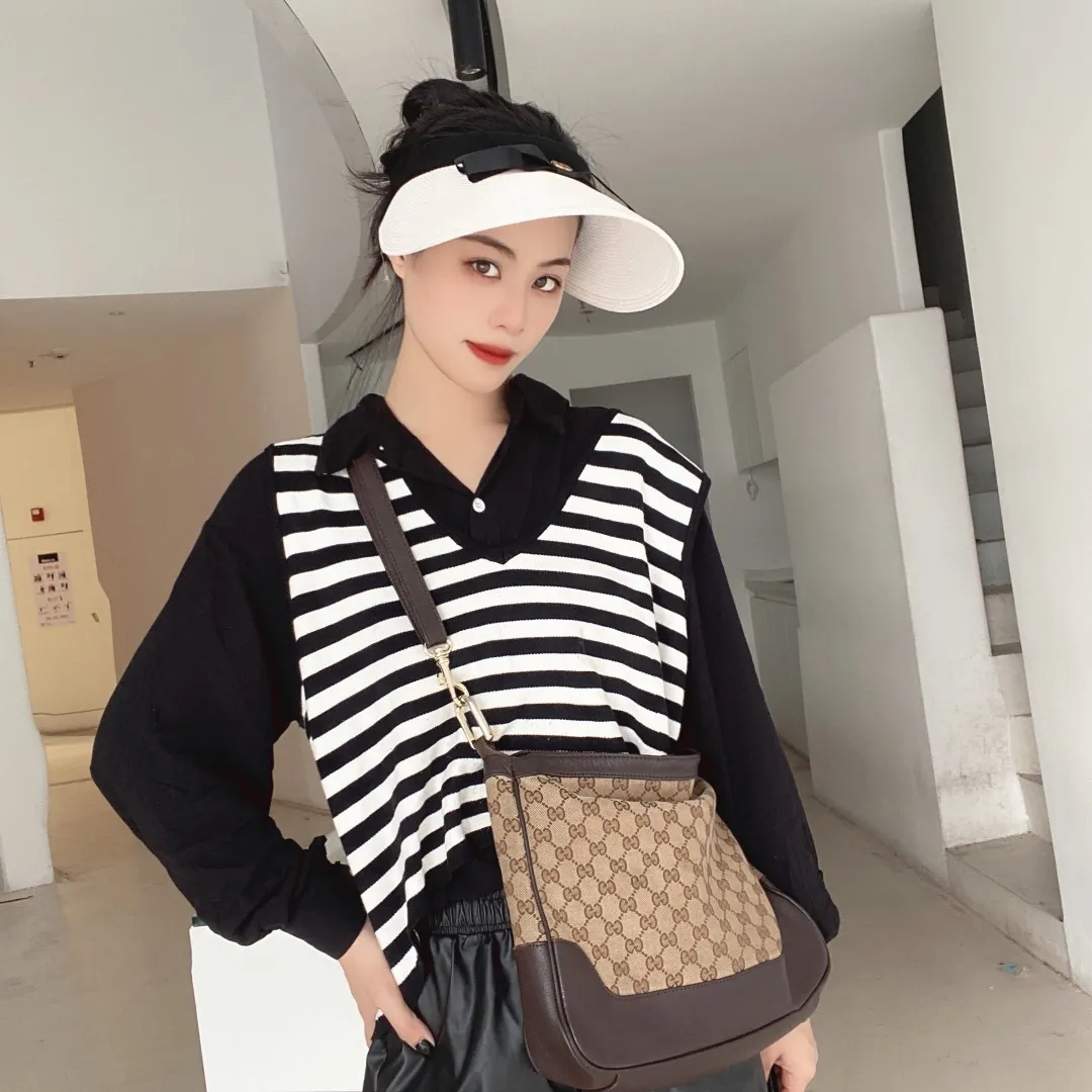 P70 Gucci quality fine braided bow🎀empty top hat, sweet style 💙Because the hat has an empty top, it will not feel dull in summer and does not pick up your hairstyle and face shape! The sun protection effect is no less than that of a professional sun protection cloth hat. Just buy the western style one🙄
