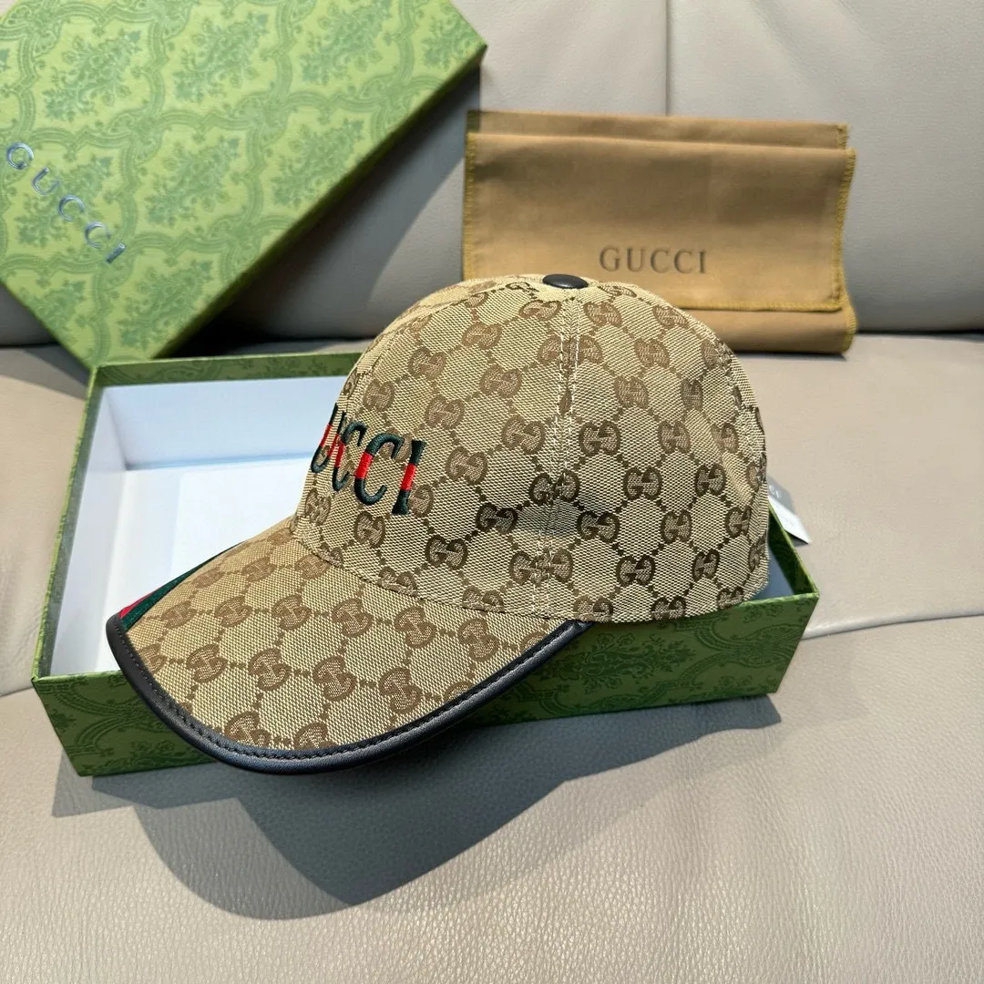 ,, Gucci (Gucci) new original single baseball cap, double G webbing. 1:1 mold customization, heavy embroidery, details comparable to those at counters, original canvas fabric + first layer cowhide, excellent quality! The first choice for handsome men and beautiful women, fashionable and versatile. The basic head circumference is 56cm, and the patch is adjustable.