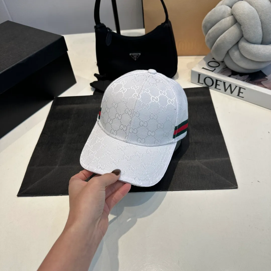 P600000 classic model! Gucci (Gucci) classic original baseball cap😍Light and breathable! Photographed in real life, suitable for men and women in all seasons, basic head circumference 56cm, adjustable patches.