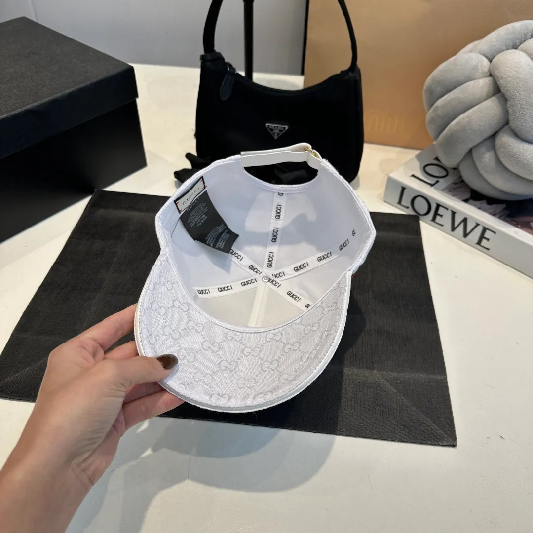 P600000 classic model! Gucci (Gucci) classic original baseball cap😍Light and breathable! Photographed in real life, suitable for men and women in all seasons, basic head circumference 56cm, adjustable patches.