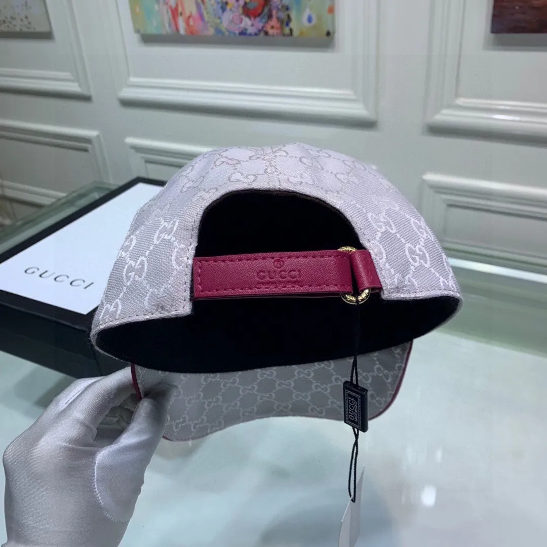 🉐120 Gucci (Gucci) 2021 new original baseball cap😍😍1:1 mold opening and customization at the counter! Original canvas fabric + first-layer cowhide, light and breathable! Actual photo, suitable for men and women, basic head circumference 56cm, adjustable patch.