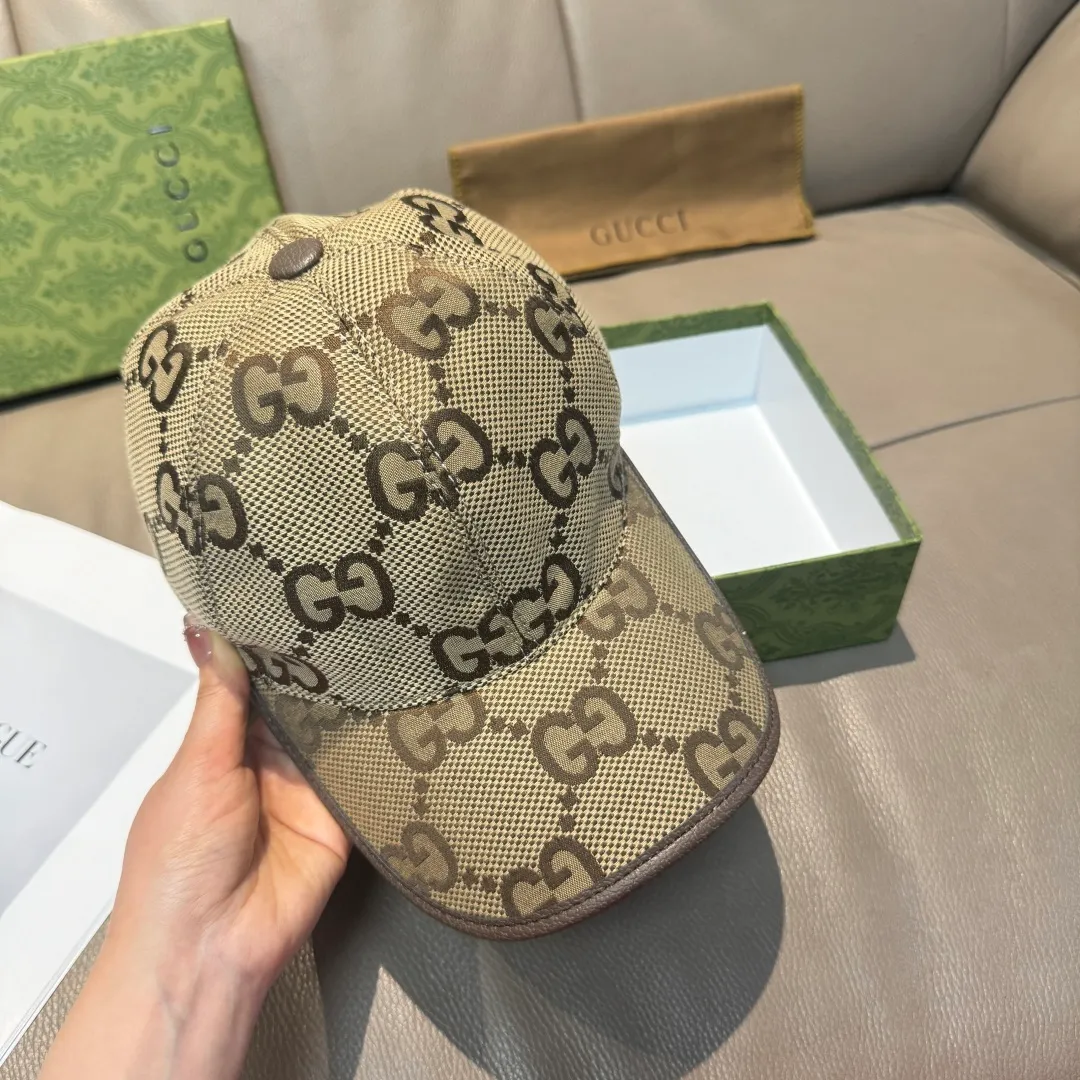 p90., Gucci Gucci's new original baseball cap, large double G, 1:1 mold opening and customization at the counter, original canvas fabric + first-layer cowhide, light and breathable! The basic head circumference is 56cm, and the patch is adjustable.