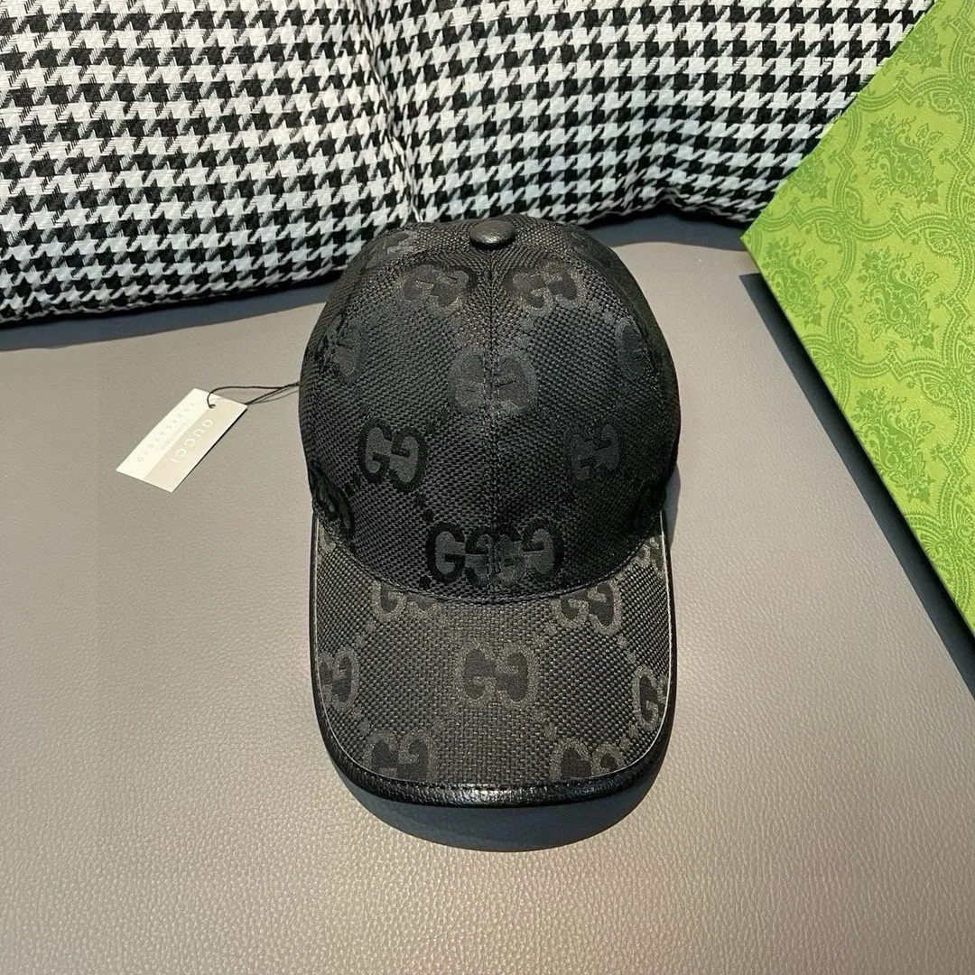 Batch 90 Gucci new original baseball cap, large double G, 1:1 mold customization at the counter, perfect pattern, original canvas fabric + first layer of cowhide, light and breathable! The basic head circumference is 56cm, and the patch is adjustable.
