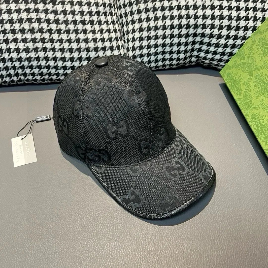 Batch 90 Gucci new original baseball cap, large double G, 1:1 mold customization at the counter, perfect pattern, original canvas fabric + first layer of cowhide, light and breathable! The basic head circumference is 56cm, and the patch is adjustable.