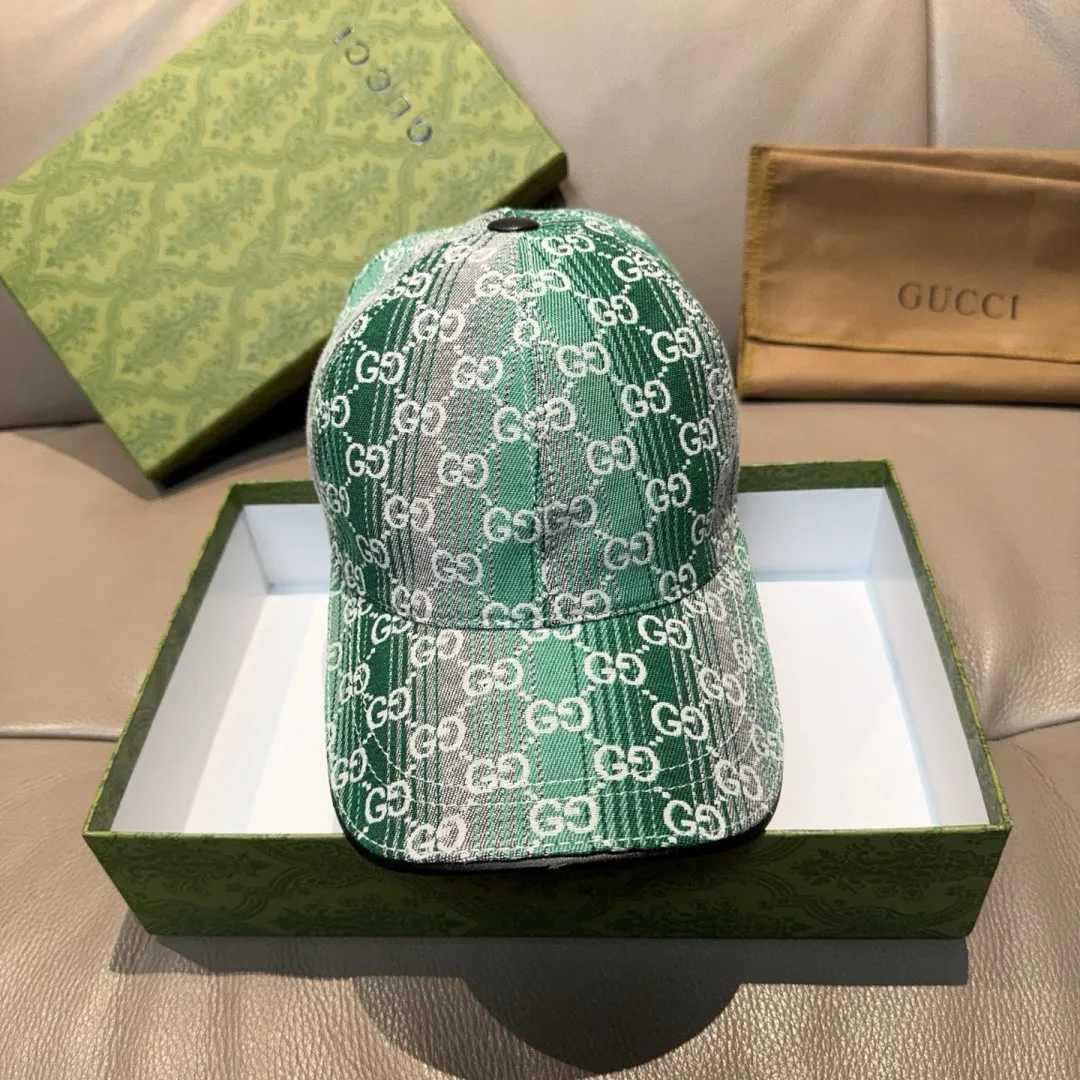 p90, Gucci (Gucci) new original baseball cap, gradient candy double G, 1:1 mold opening and customization at the counter! Original denim fabric + first-layer cowhide, light and breathable! Actual photo, suitable for men and women, basic head circumference 56cm, adjustable patch.