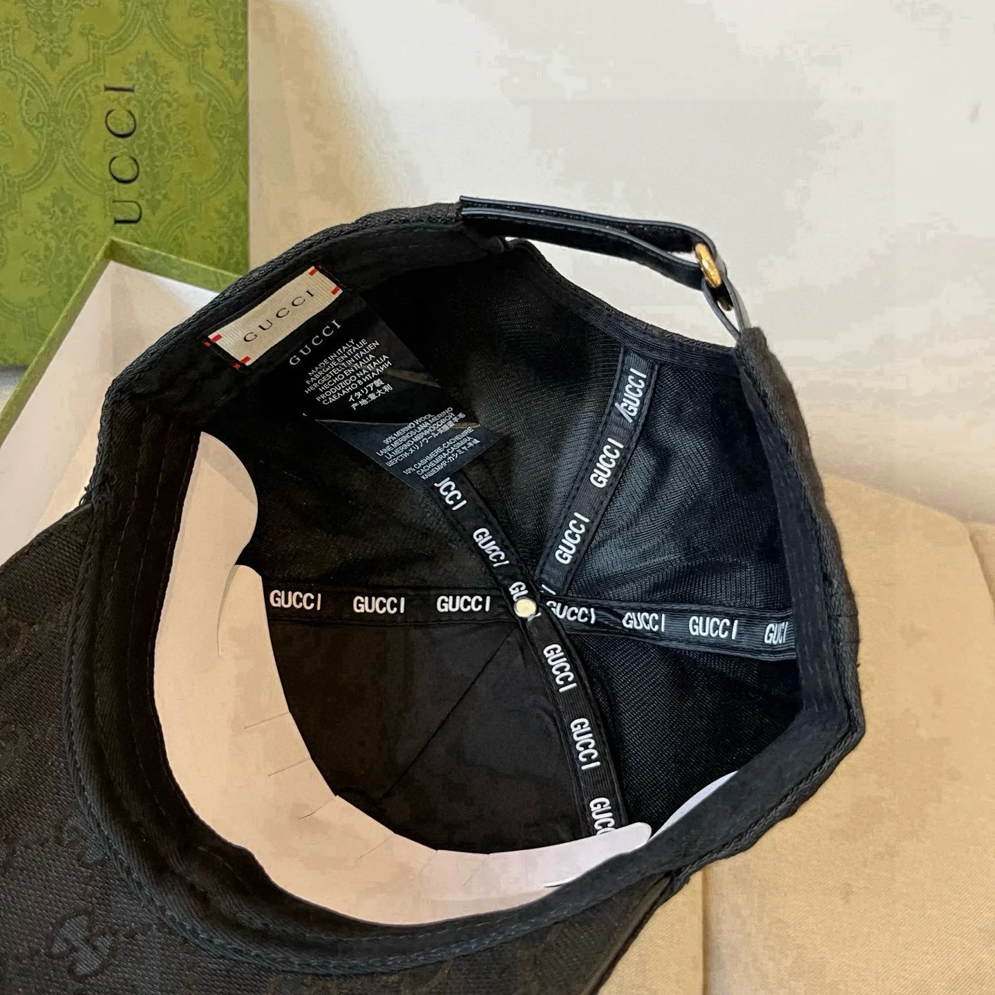 P60 Gucci Baseball Cap♥️GUCCI🧢New product from the official website, baseball cap, original quality, very popular 🔥🎩 The craftsmanship is very exquisite, high-end and classy! Low-key luxury, easy to carry! Running volume!