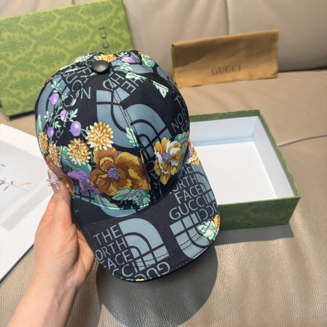 p90, Gucci (Gucci) new original baseball cap, Gucci north print, counter 1:1, imported canvas + first-layer cowhide, popular purchasing agent, versatile style for men and women, great quality! The basic head circumference is 56cm, and the patch is adjustable.