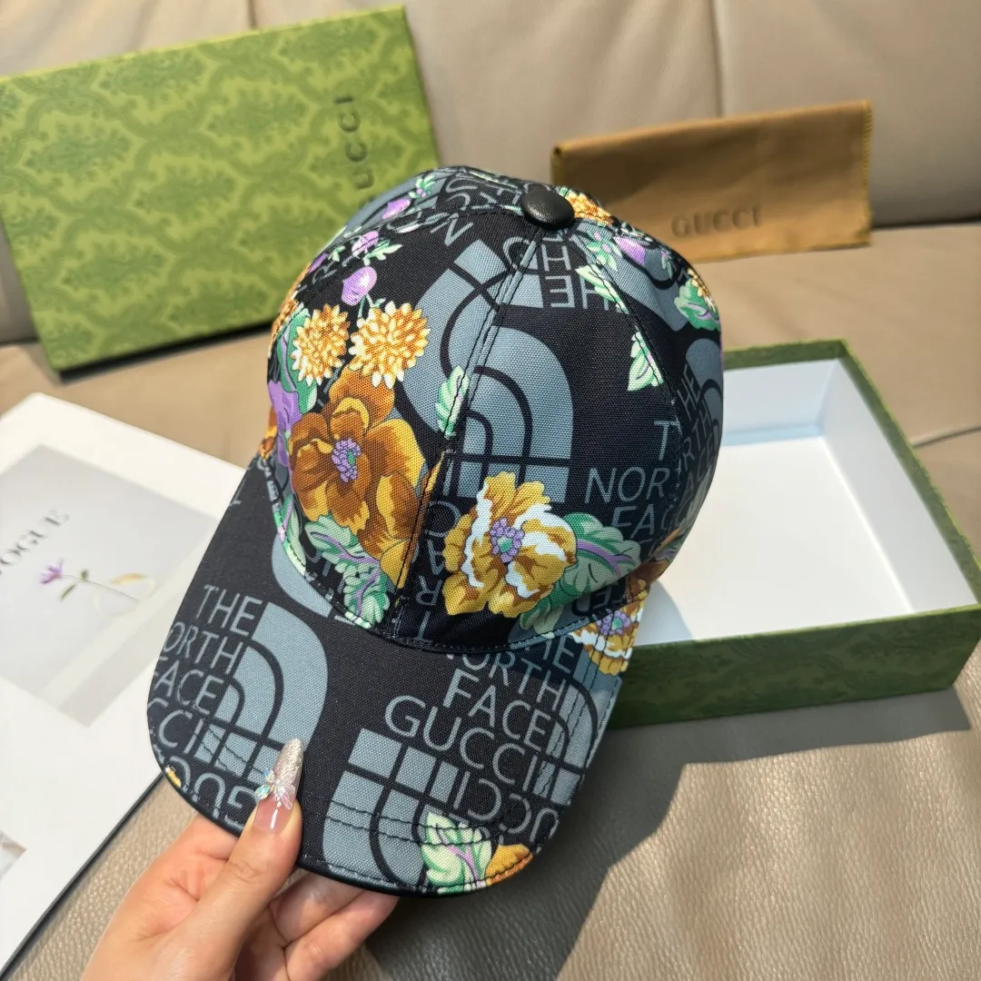 p90, Gucci (Gucci) new original baseball cap, Gucci north print, counter 1:1, imported canvas + first-layer cowhide, popular purchasing agent, versatile style for men and women, great quality! The basic head circumference is 56cm, and the patch is adjustable.