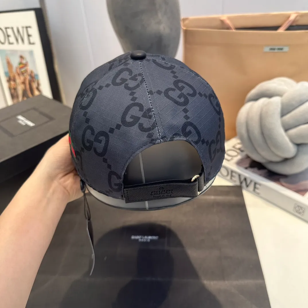 P60 GUCCI 2024 official website baseball cap, original quality is very popular 🔥🎩 The craftsmanship is very exquisite, high-end and classy! Low-key luxury, easy to carry! Running volume!